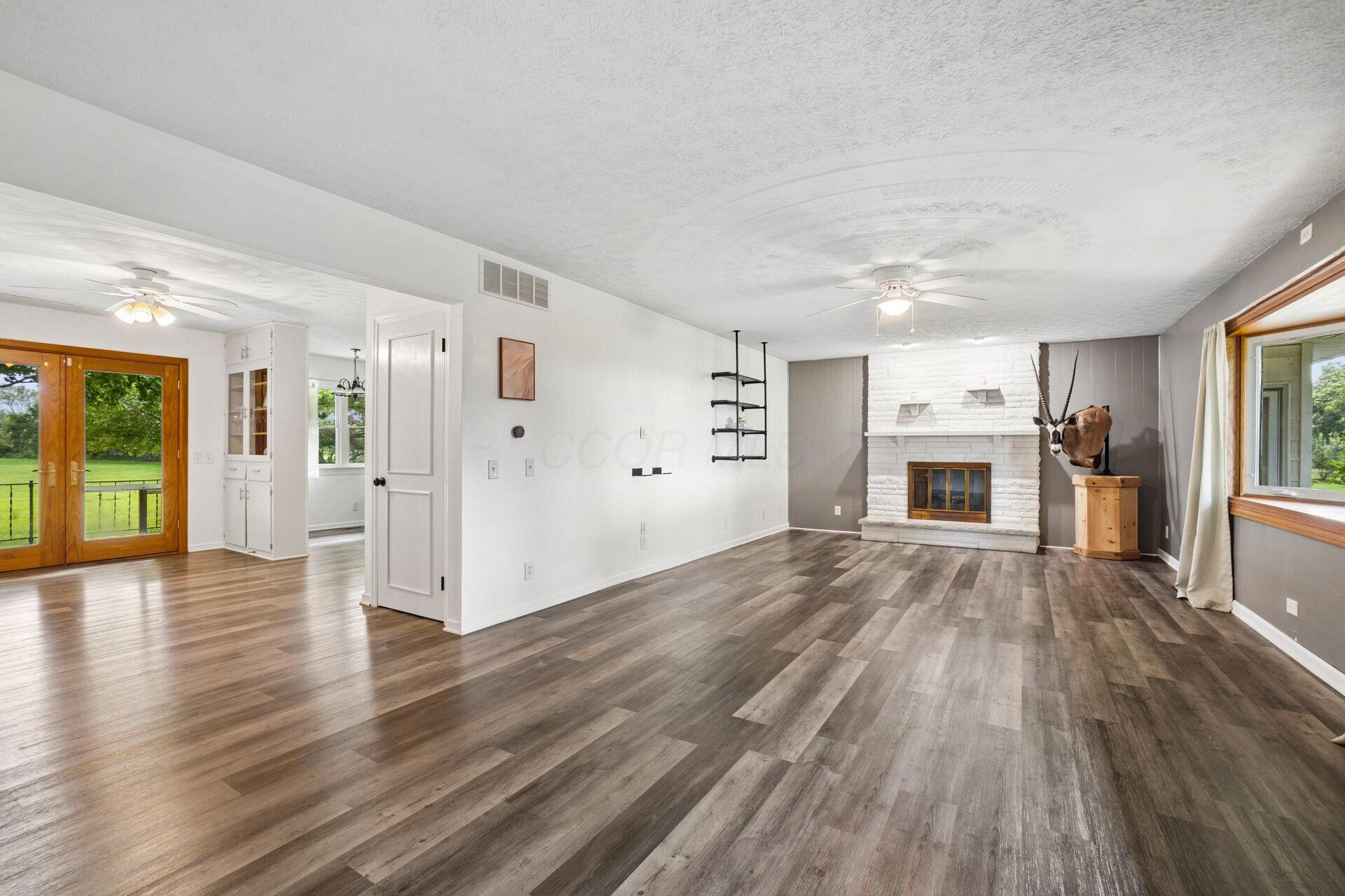 310 S Main Property Photo 19