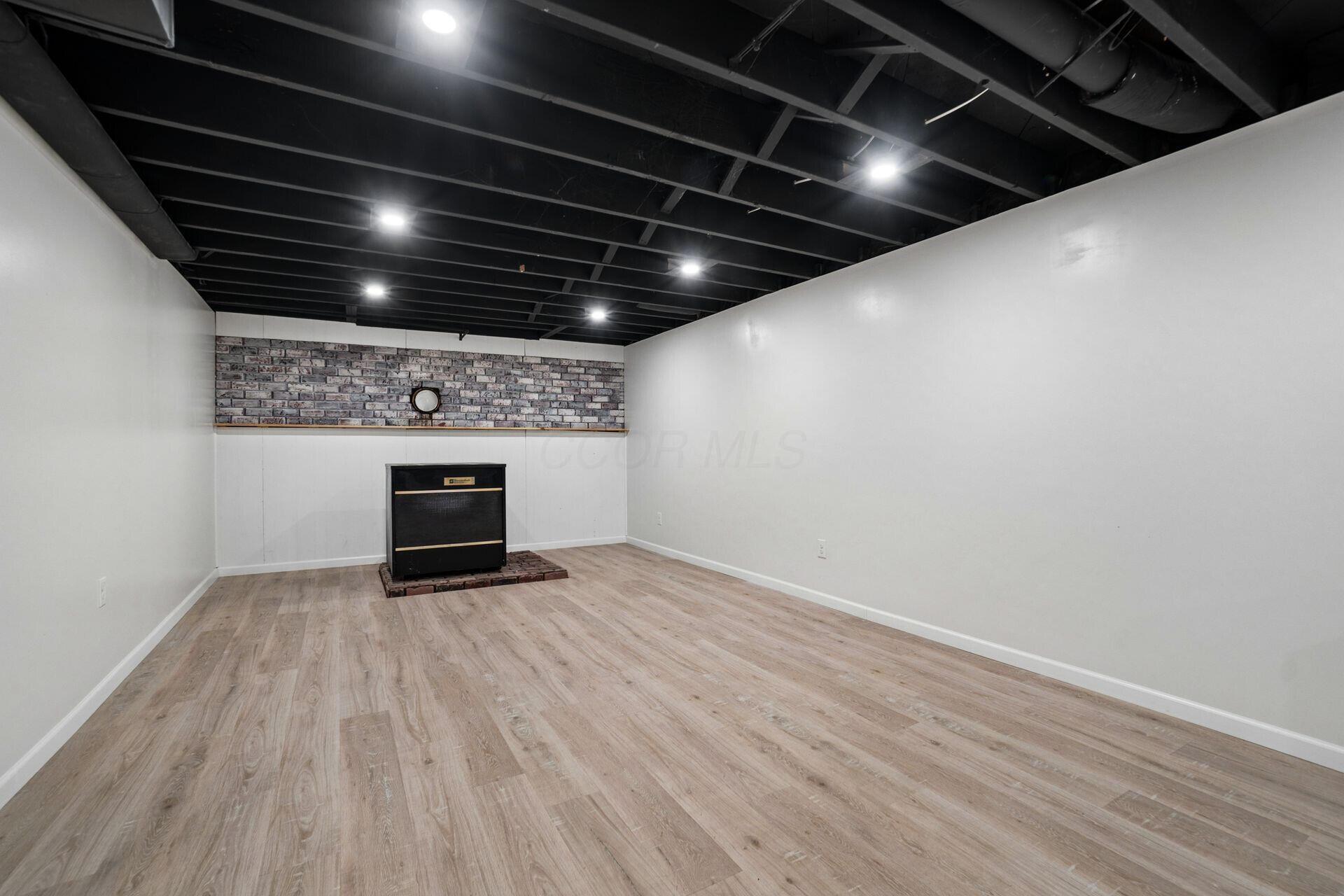 310 S Main Property Photo 25