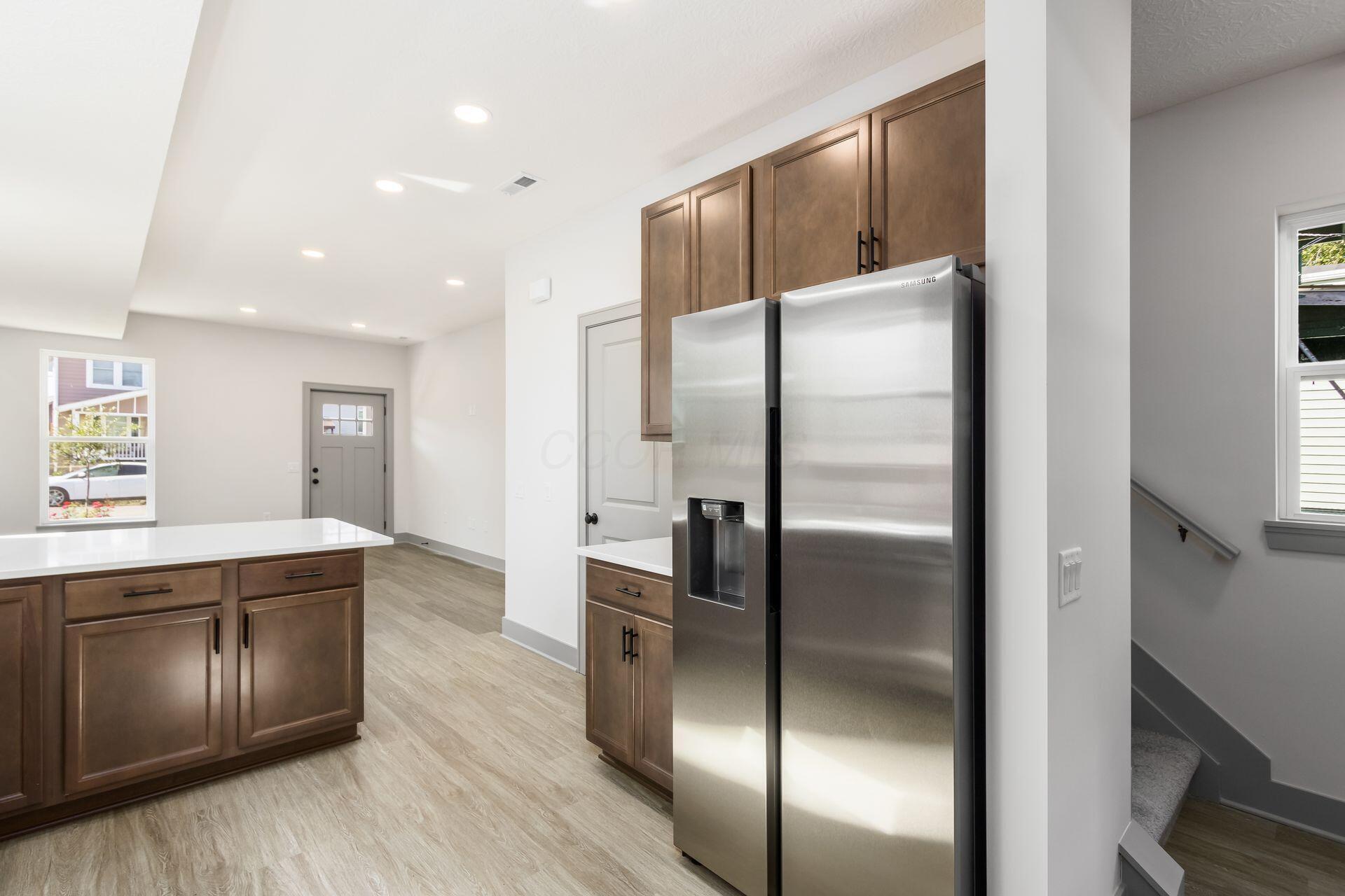 858 E Starr Avenue Property Photo 15