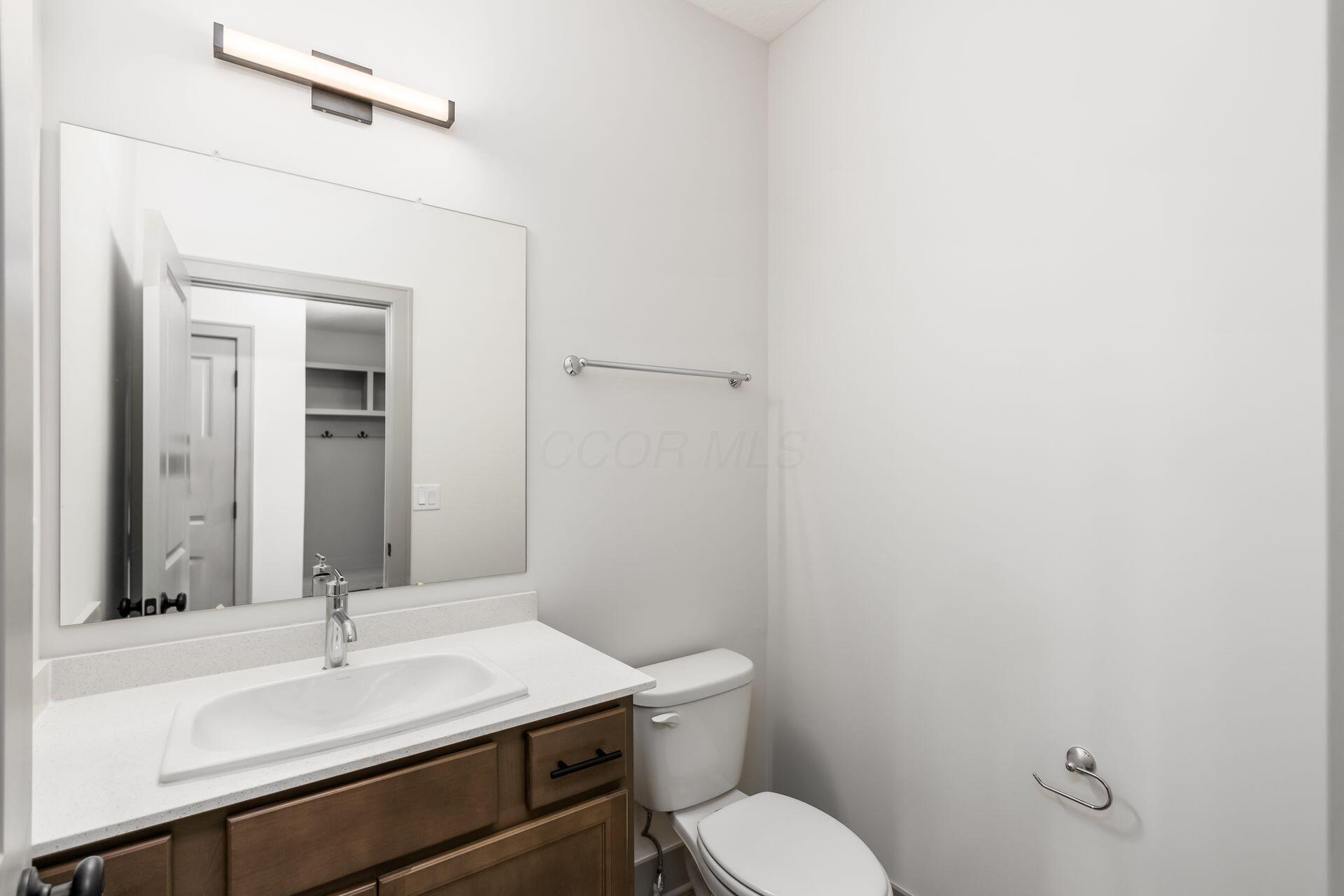 858 E Starr Avenue Property Photo 19