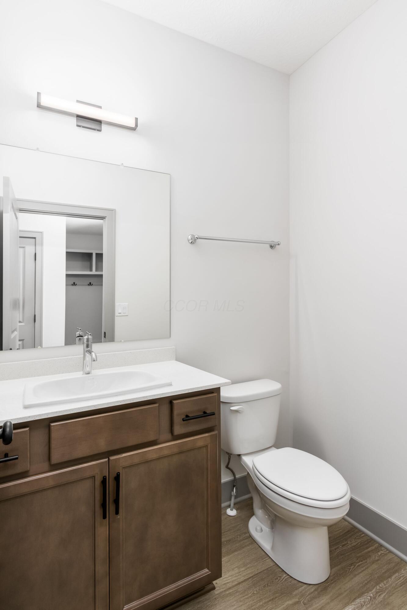 858 E Starr Avenue Property Photo 20
