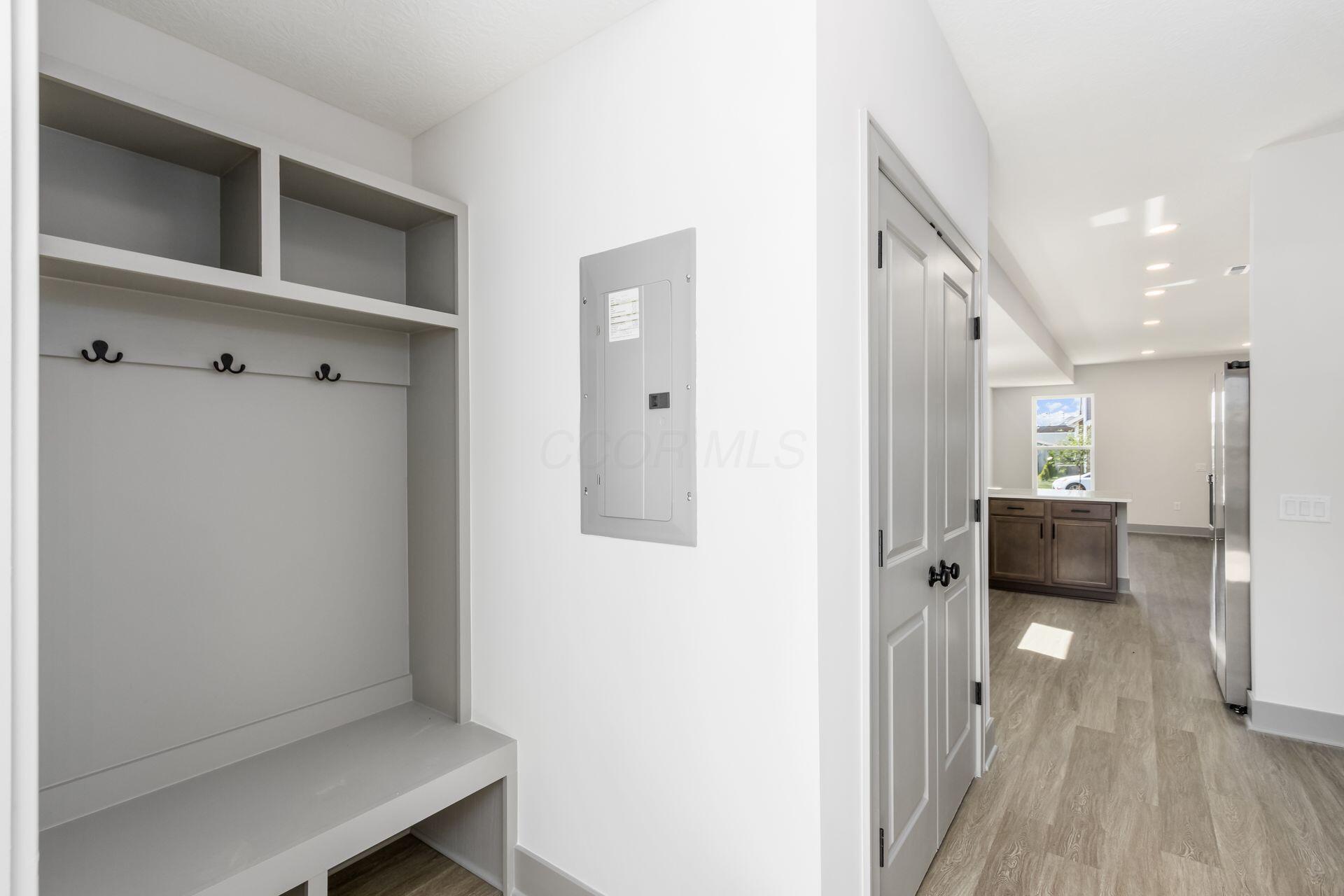 858 E Starr Avenue Property Photo 21