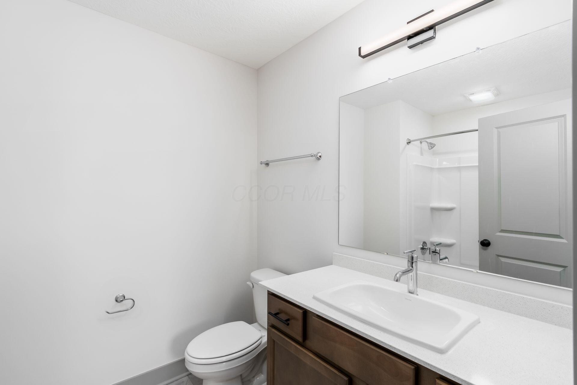 858 E Starr Avenue Property Photo 28