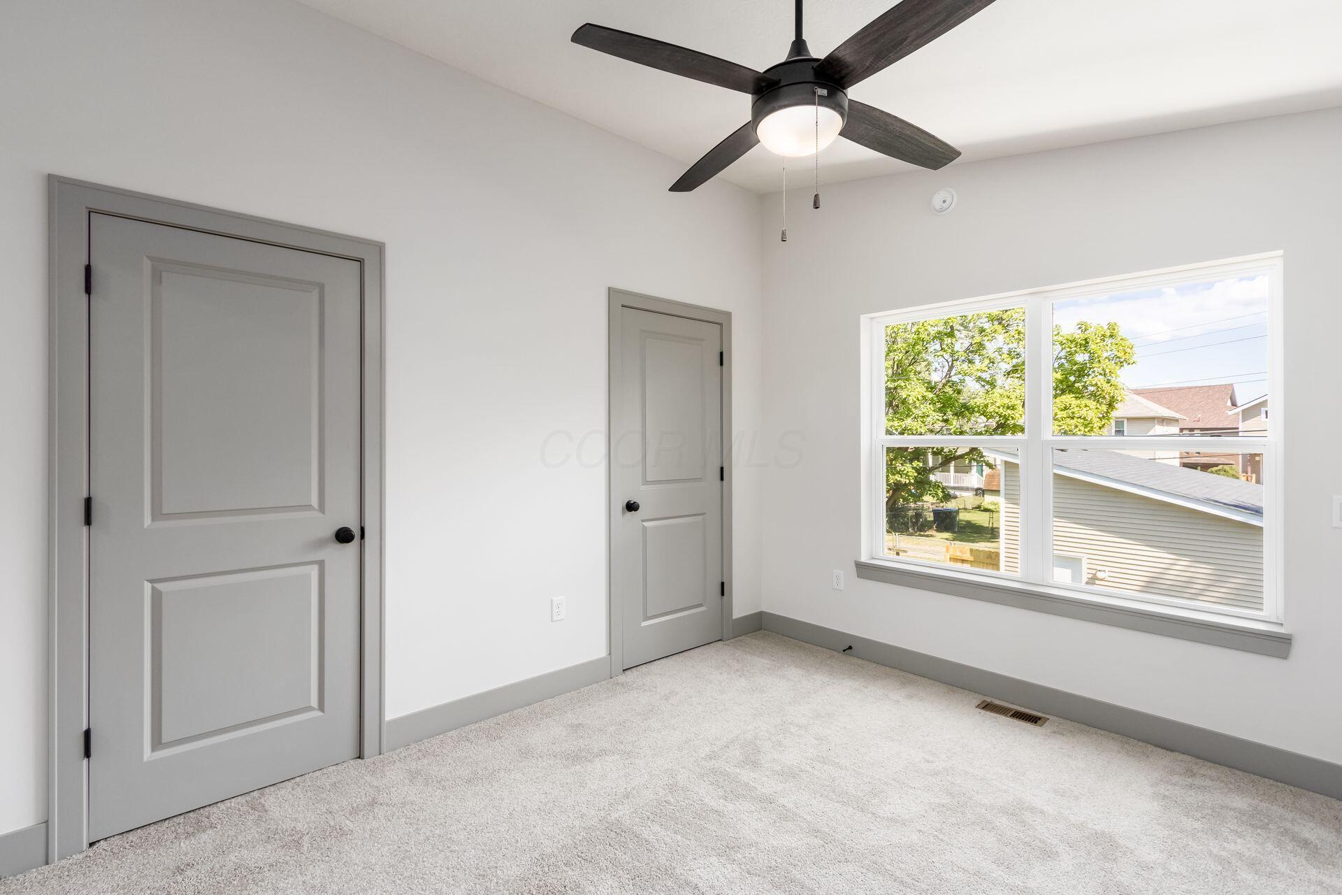 858 E Starr Avenue Property Photo 31