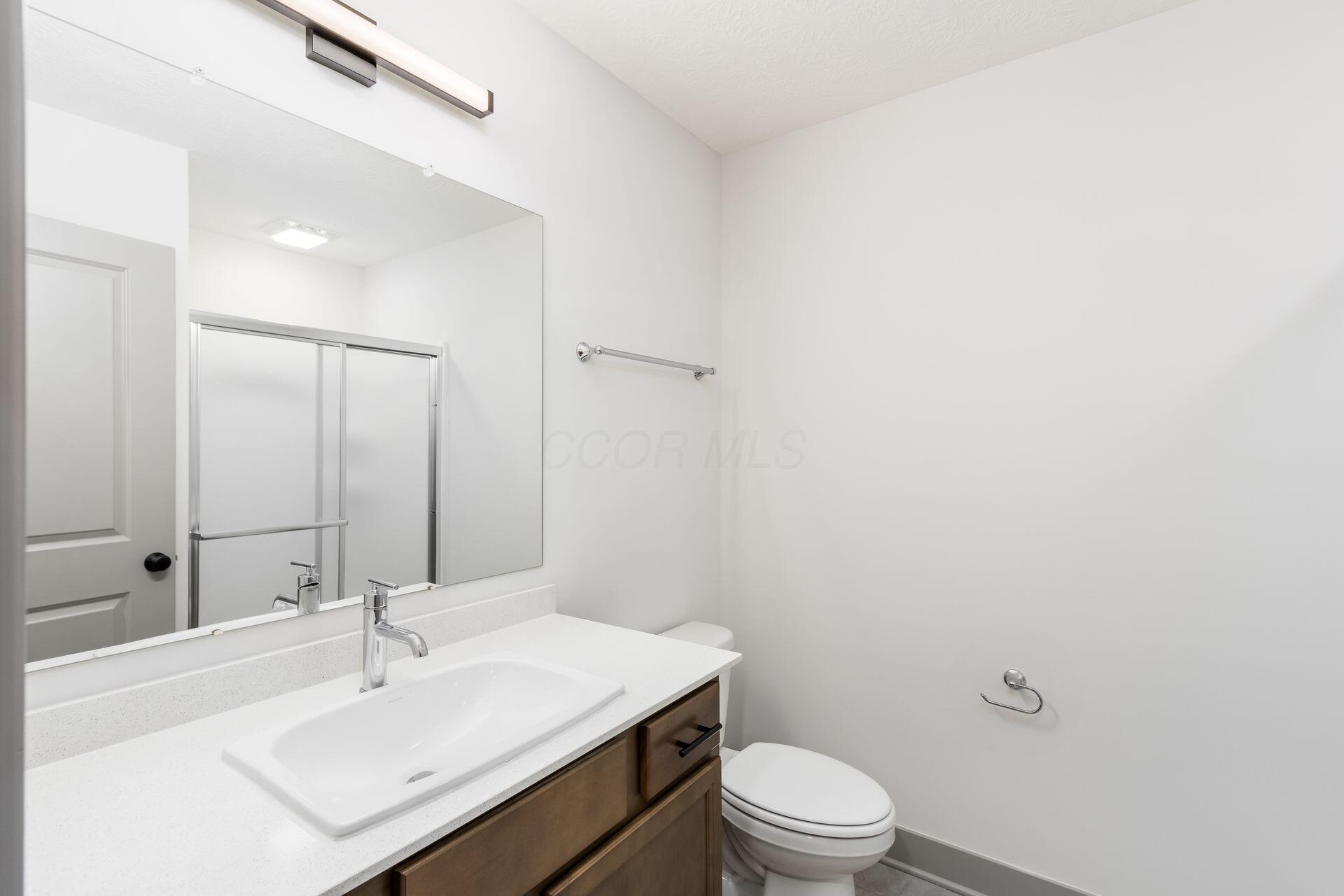 858 E Starr Avenue Property Photo 33