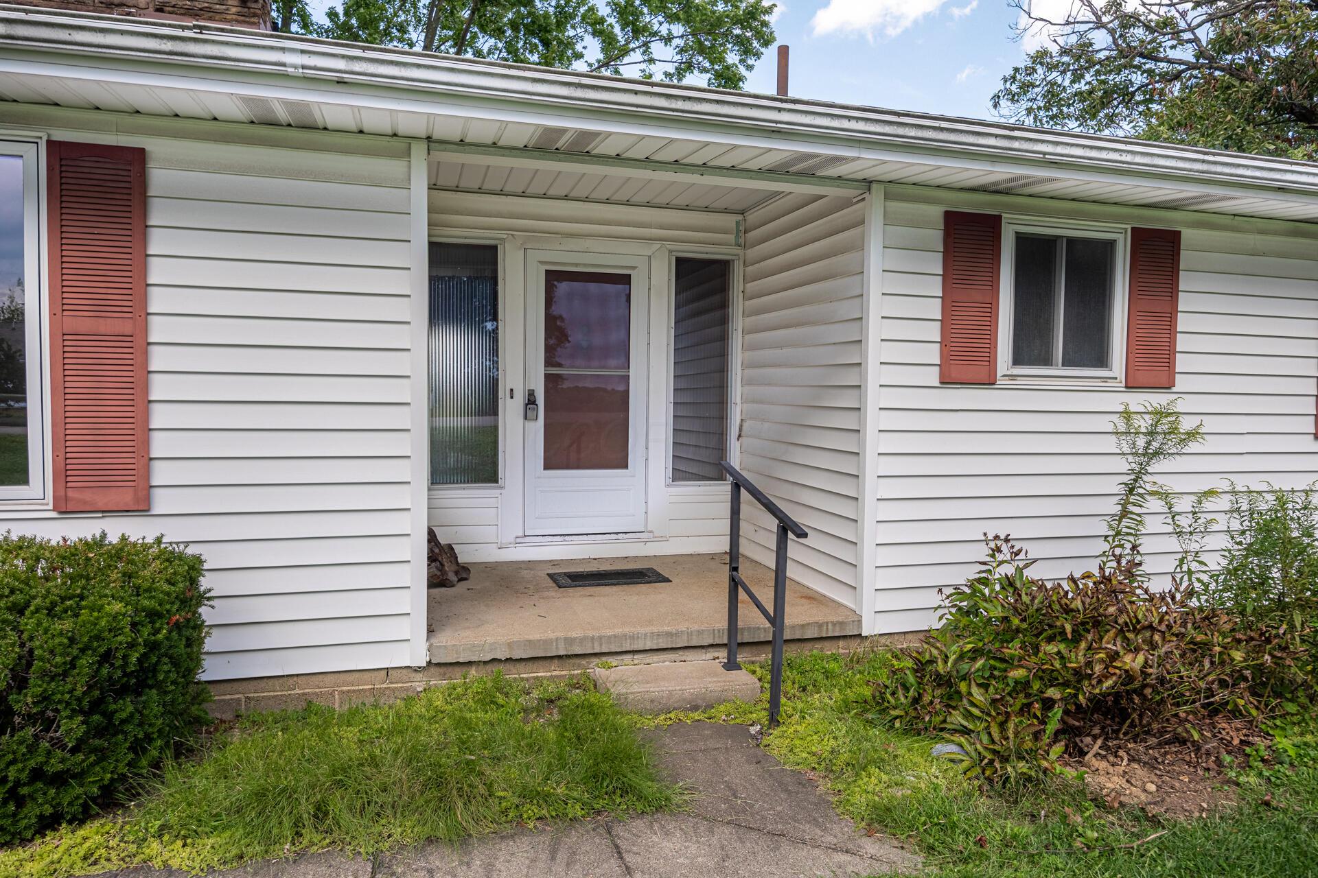 756 Ridgewood Drive Property Photo 4