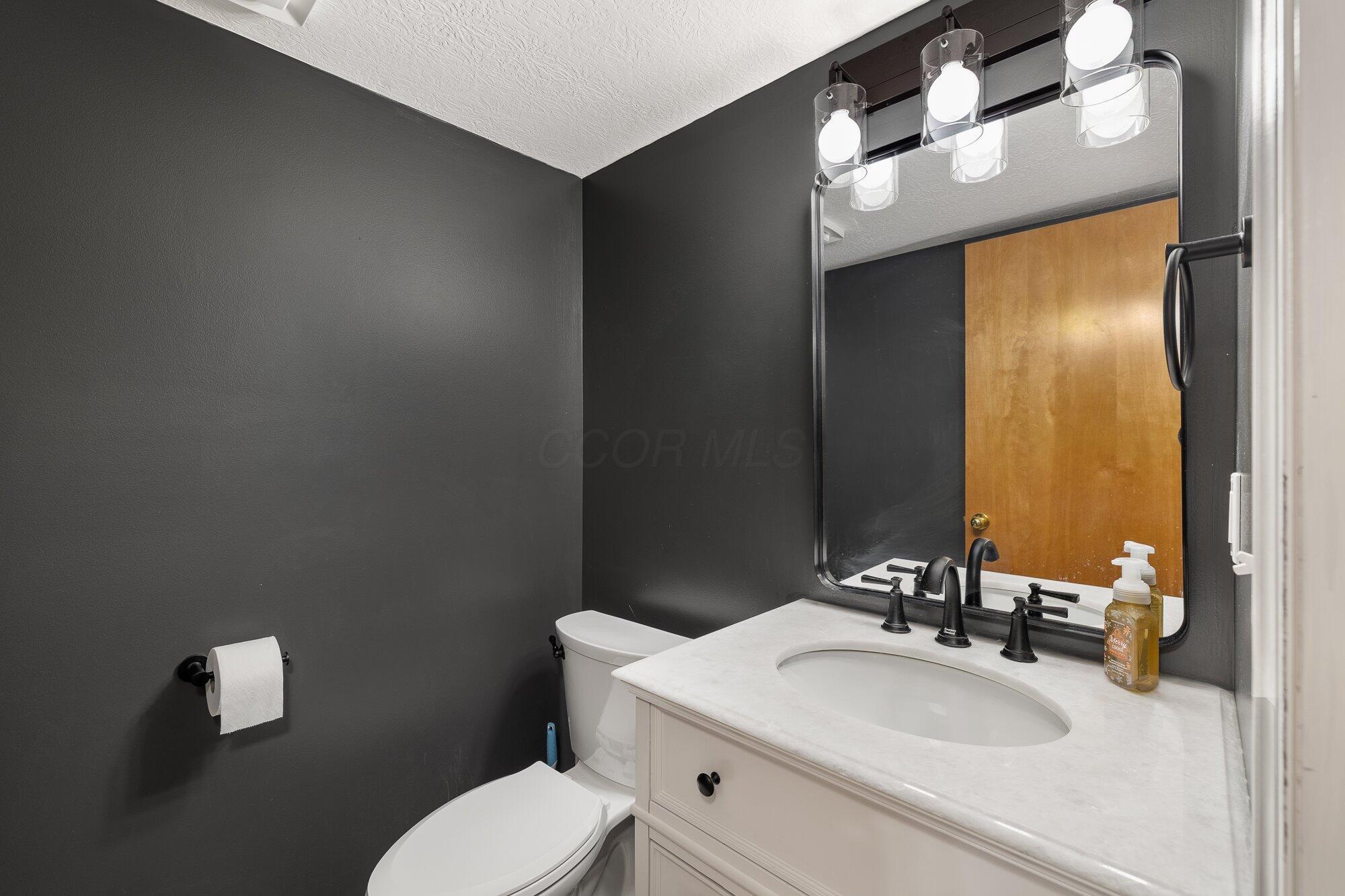 203 Fallen Timbers Court Property Photo 25