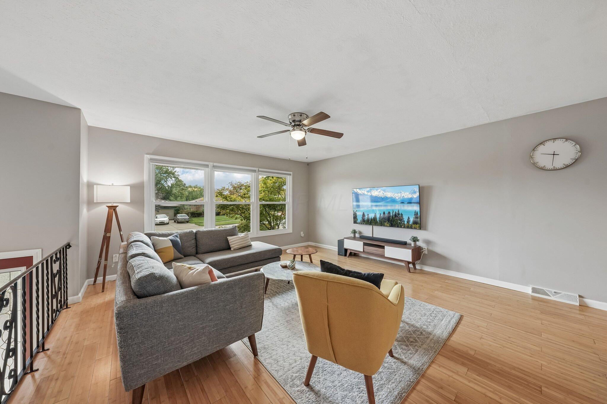 5750 Skyline Drive Property Photo 6