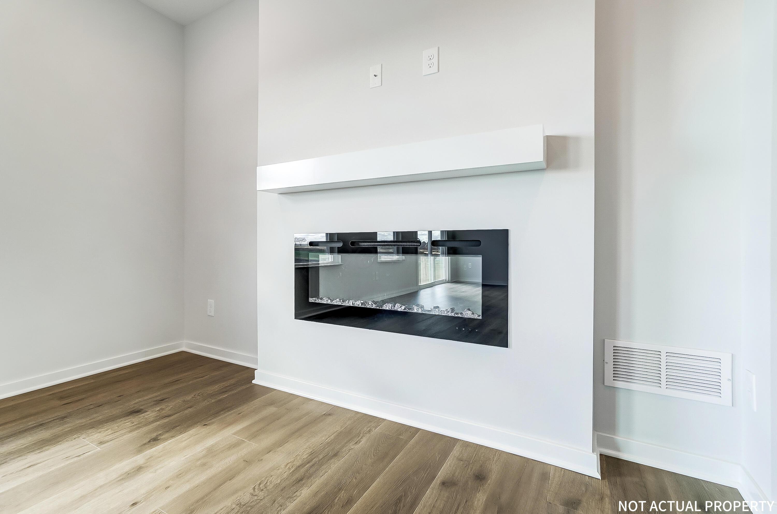 1162 Stratford Way Property Photo 6