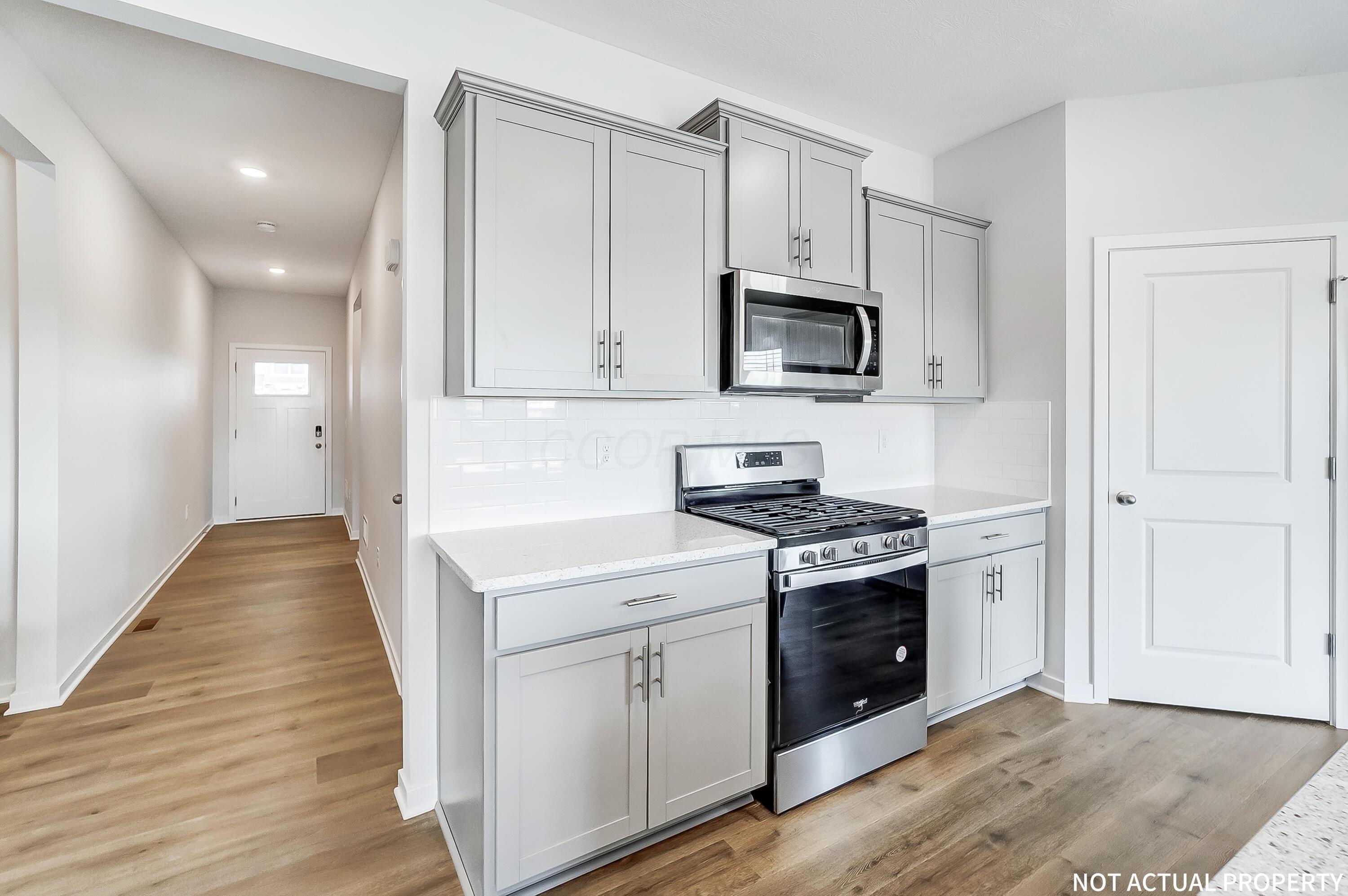 1162 Stratford Way Property Photo 8