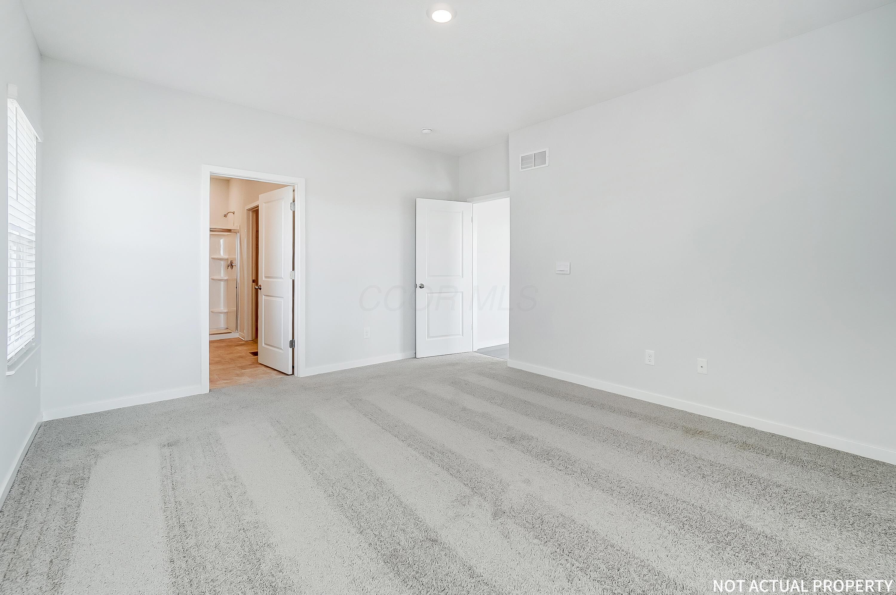 1162 Stratford Way Property Photo 13