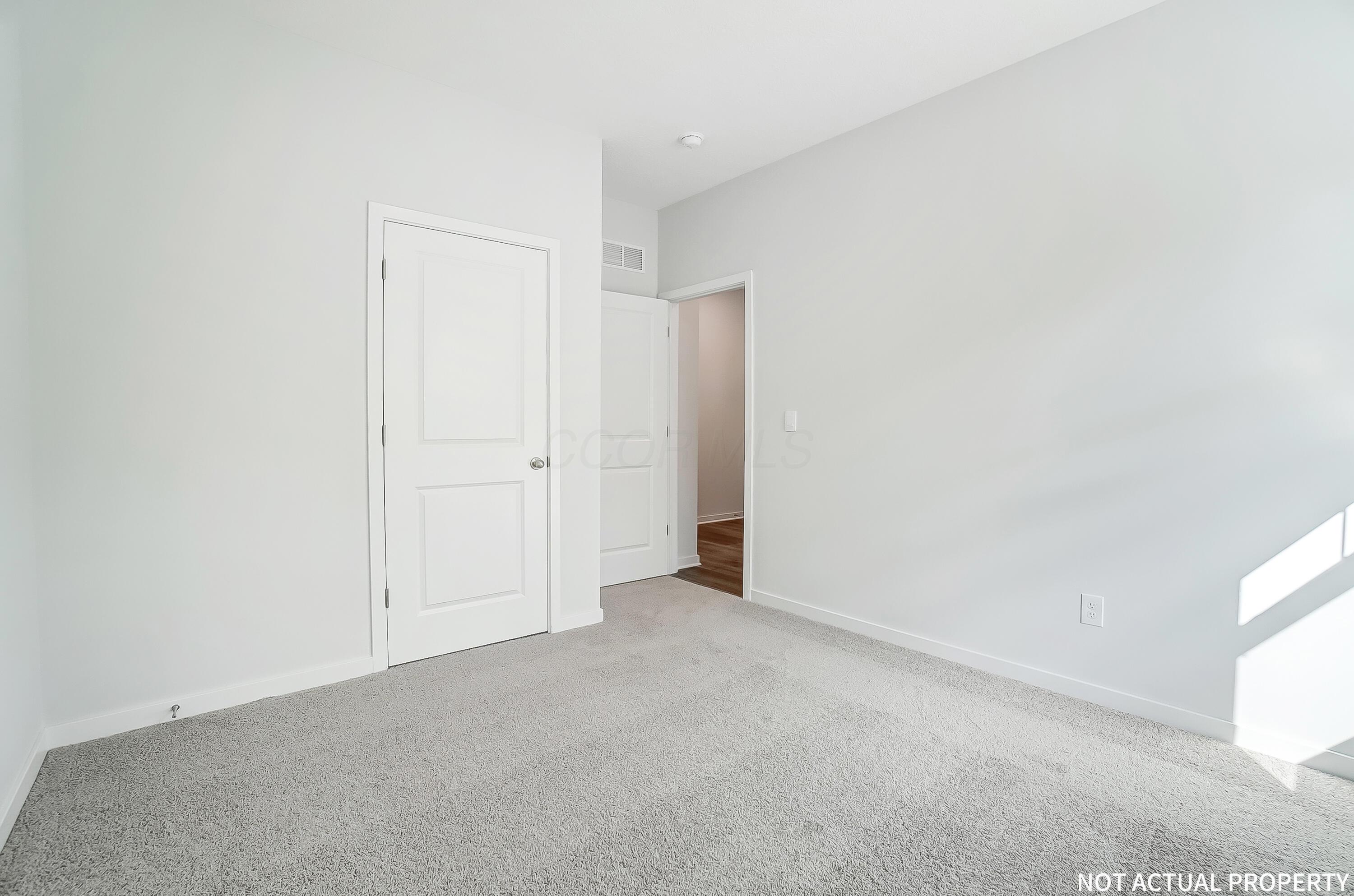 1162 Stratford Way Property Photo 21
