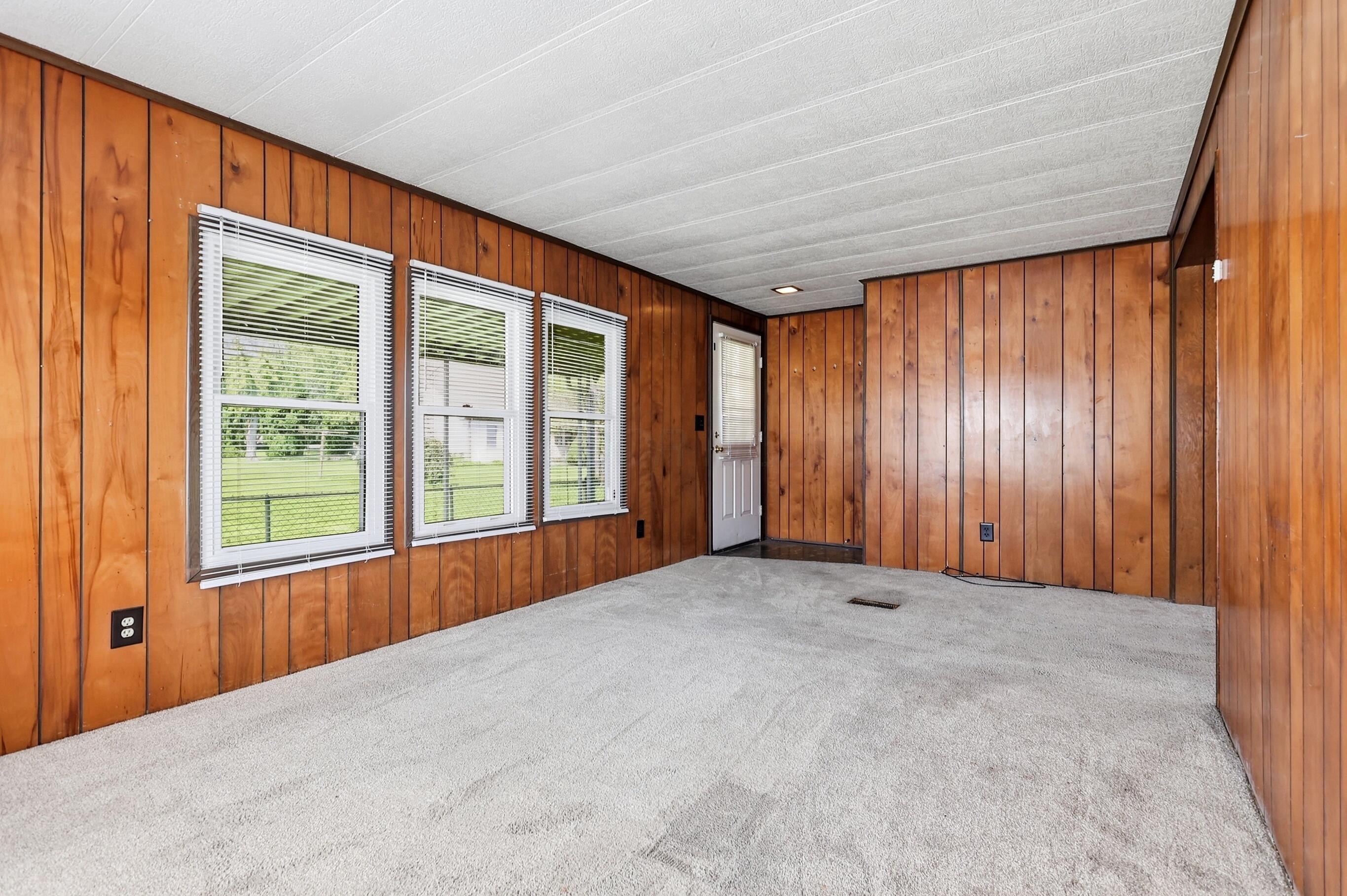 4748 Walker Street Property Photo 6