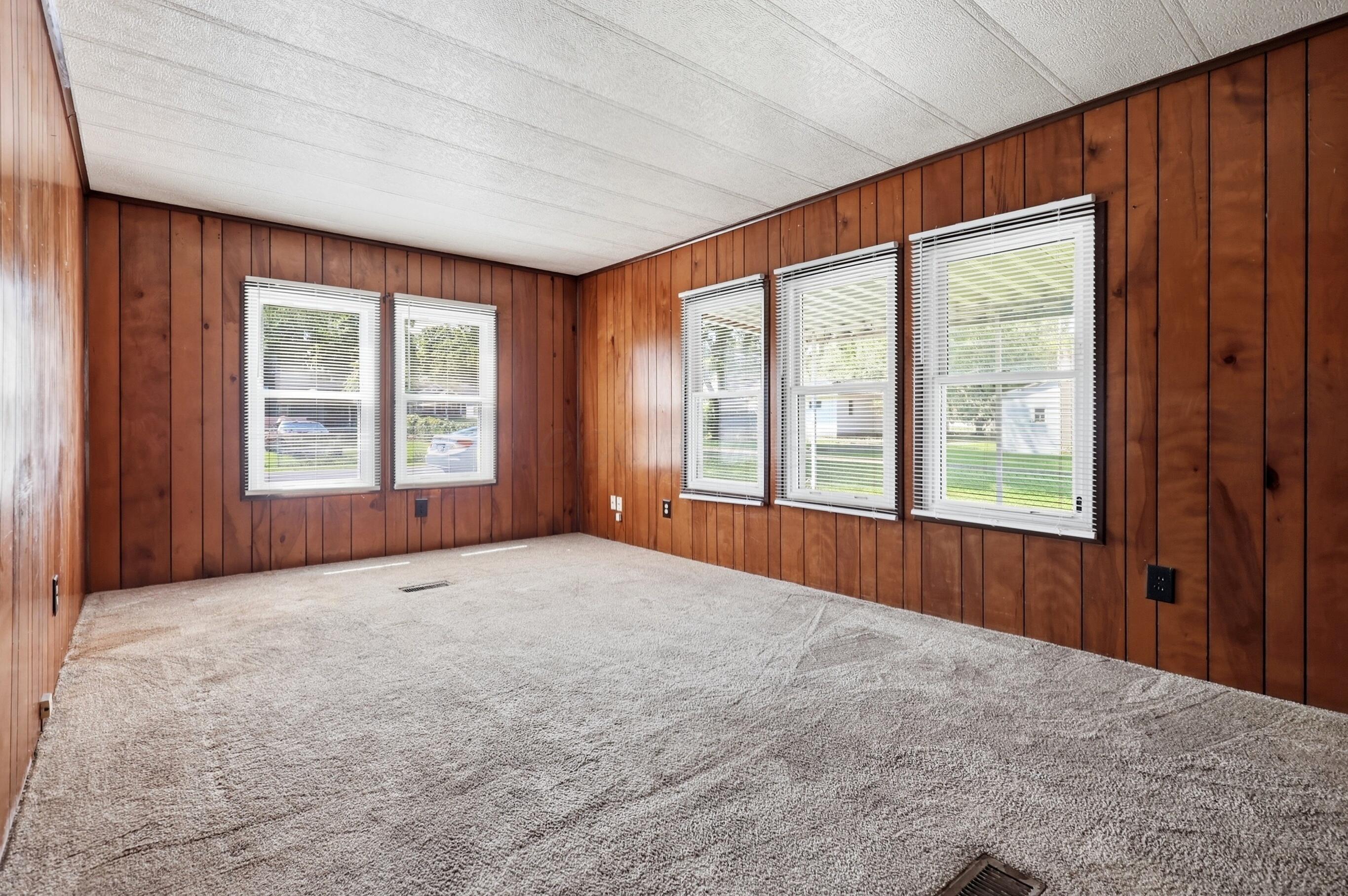 4748 Walker Street Property Photo 7