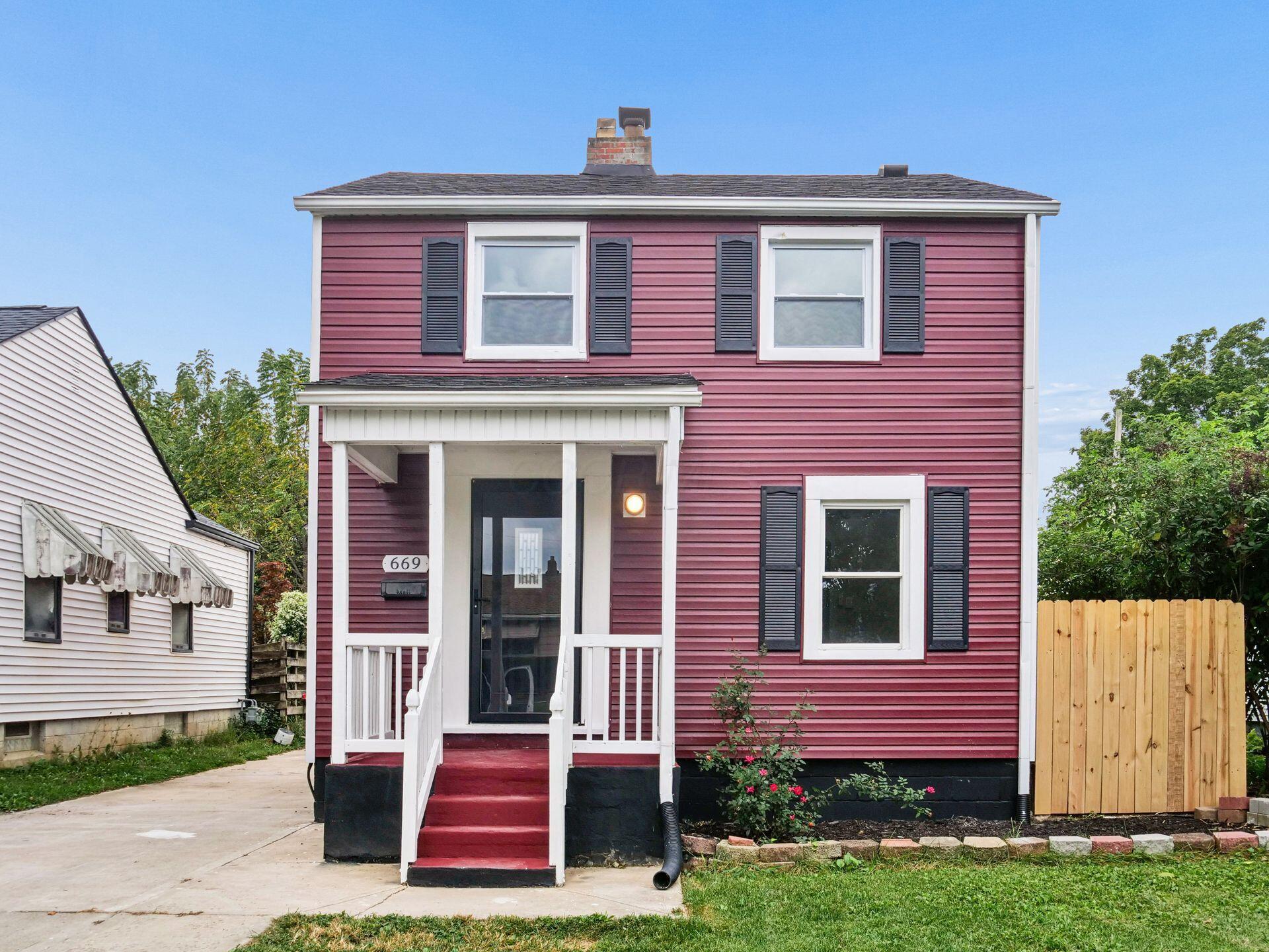 669 E Mithoff Street Property Photo 1