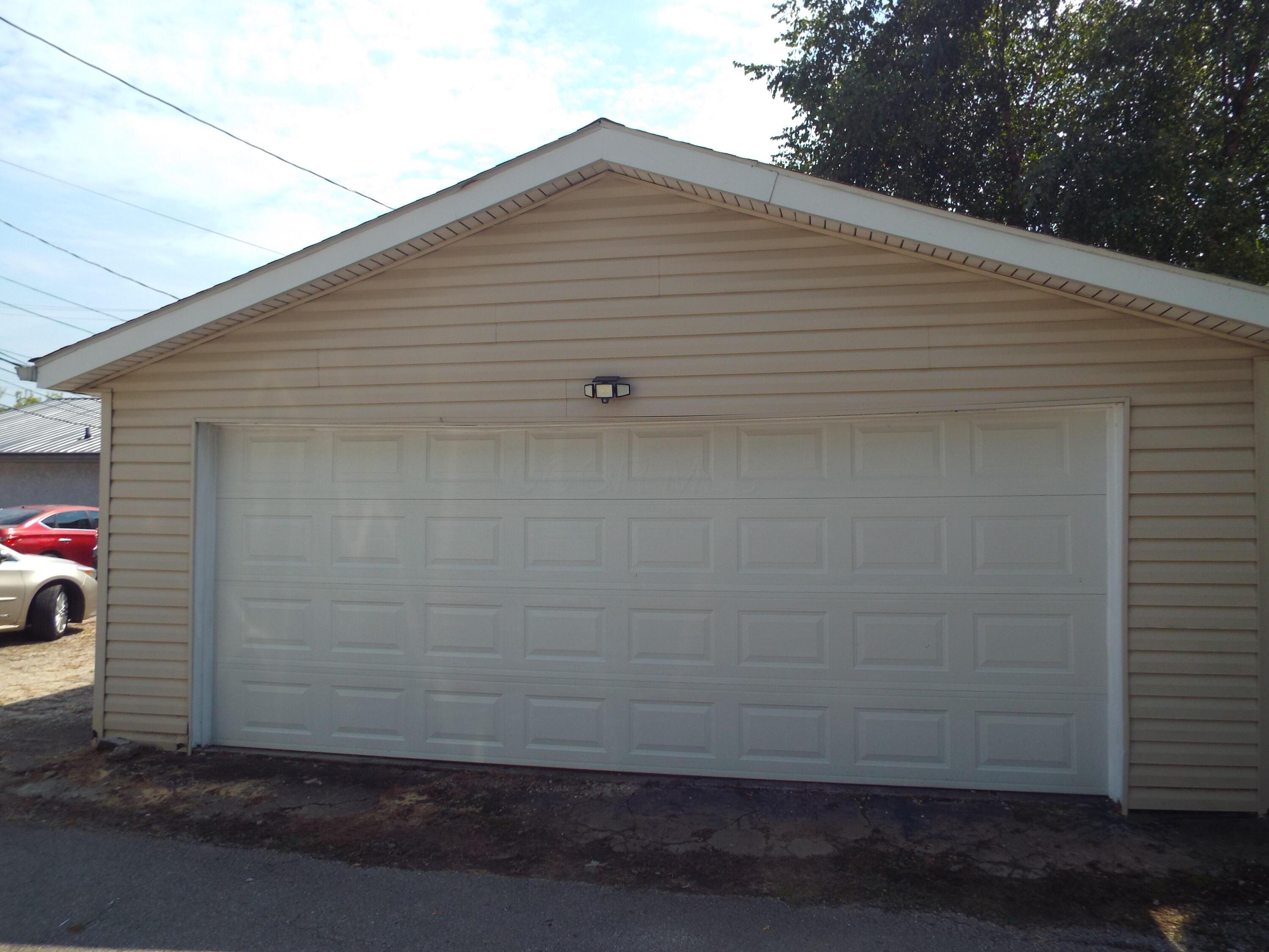 3743 Broadway Property Photo 2