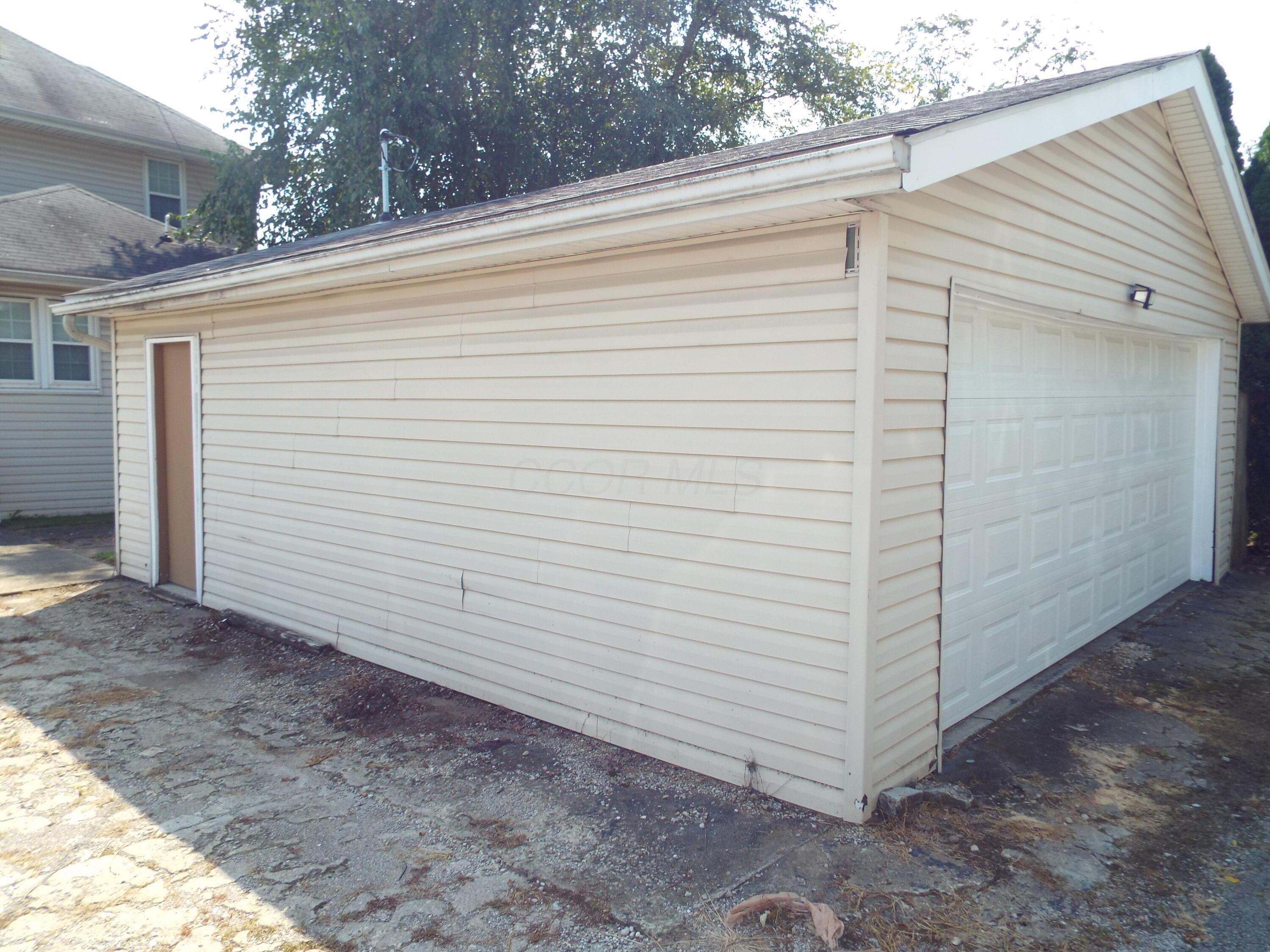 3743 Broadway Property Photo 3