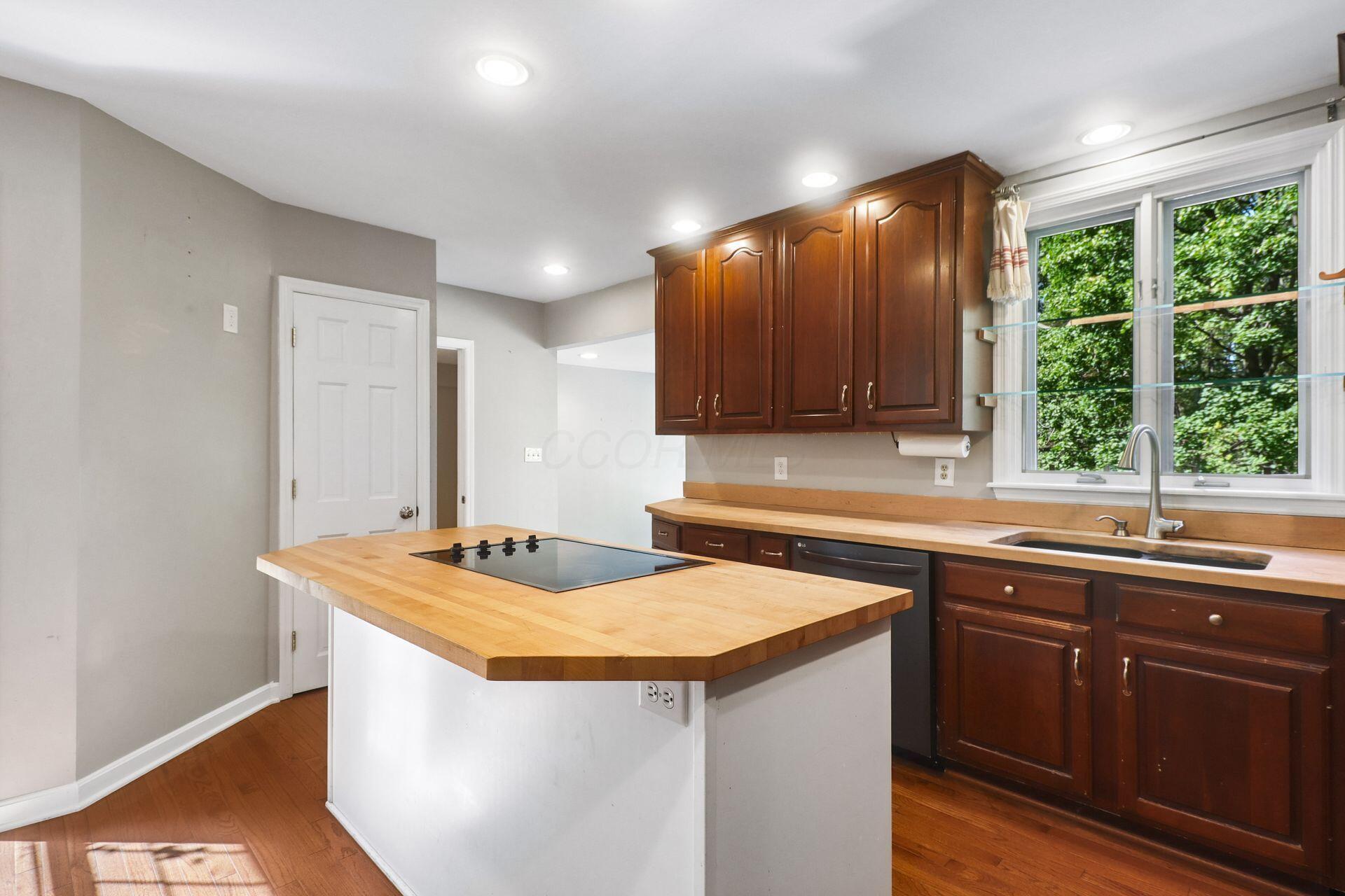4444 Limerick Lane Property Photo 18