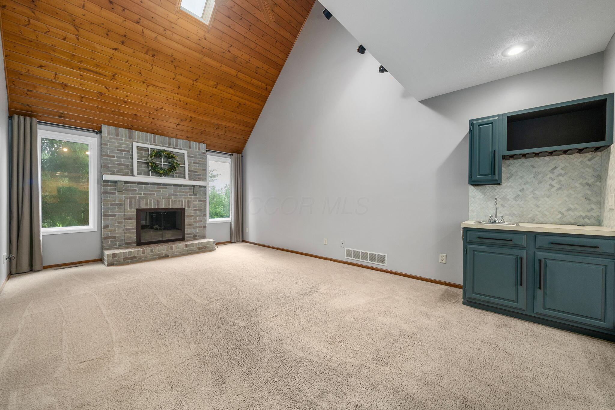 648 Churchill Drive Property Photo 6