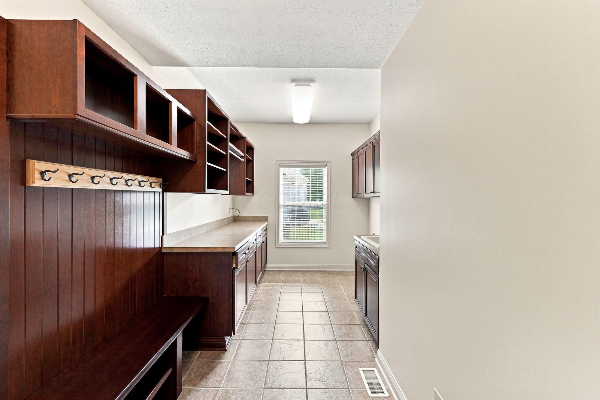 6816 Bishops Wood Drive Property Photo 9