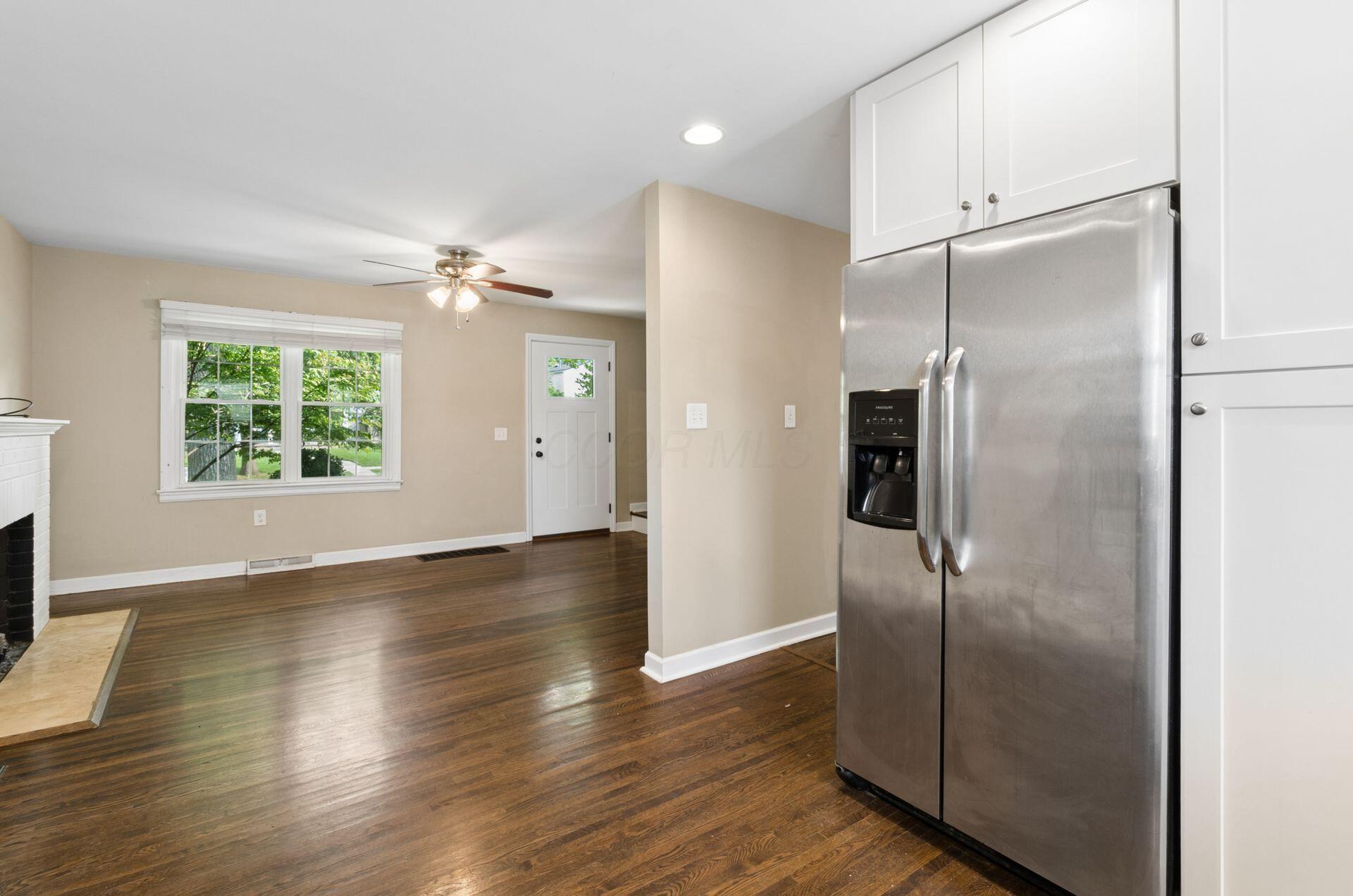 557 E Royal Forest Boulevard Property Photo 10