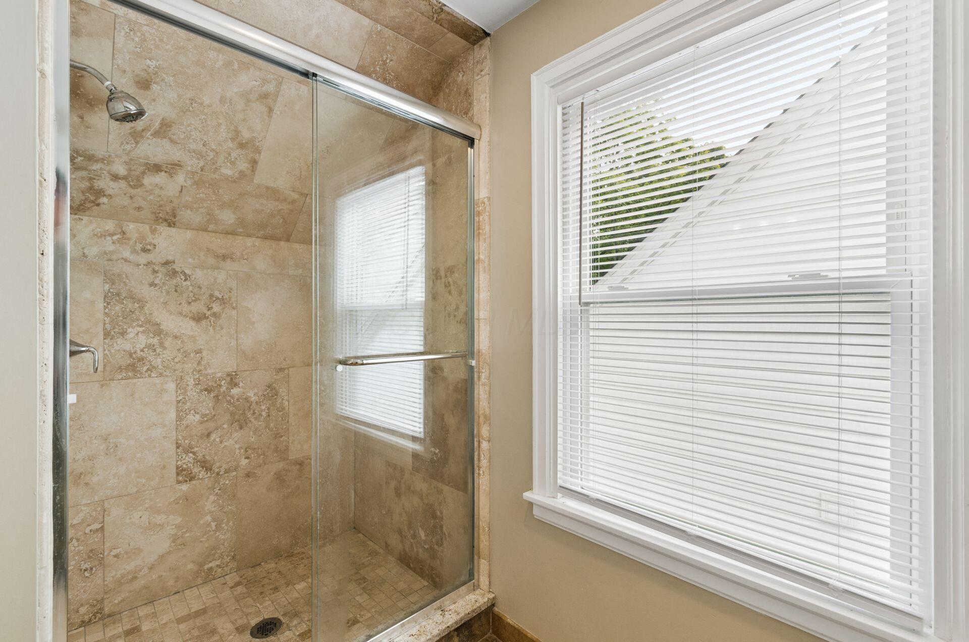 557 E Royal Forest Boulevard Property Photo 16