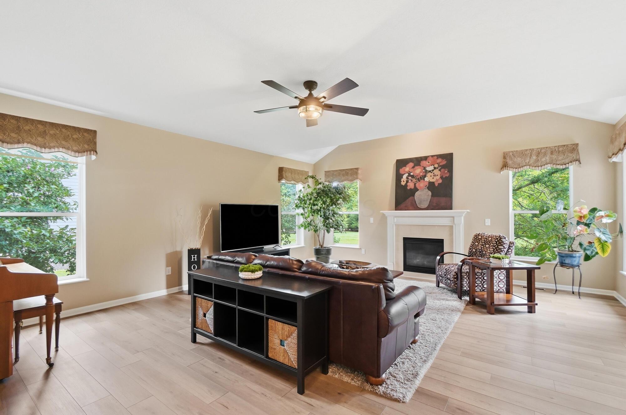 5817 Edgebrook Drive Property Photo 11