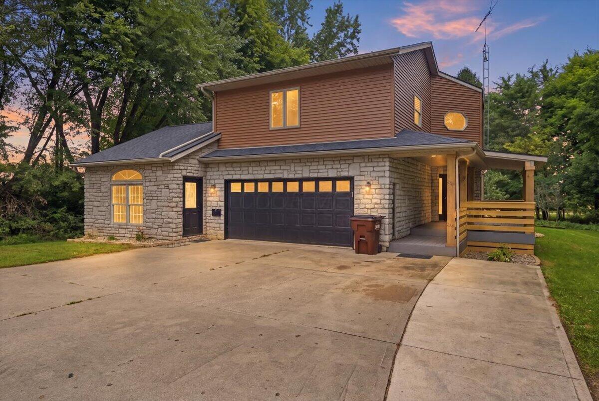1700 Apple Valley Drive