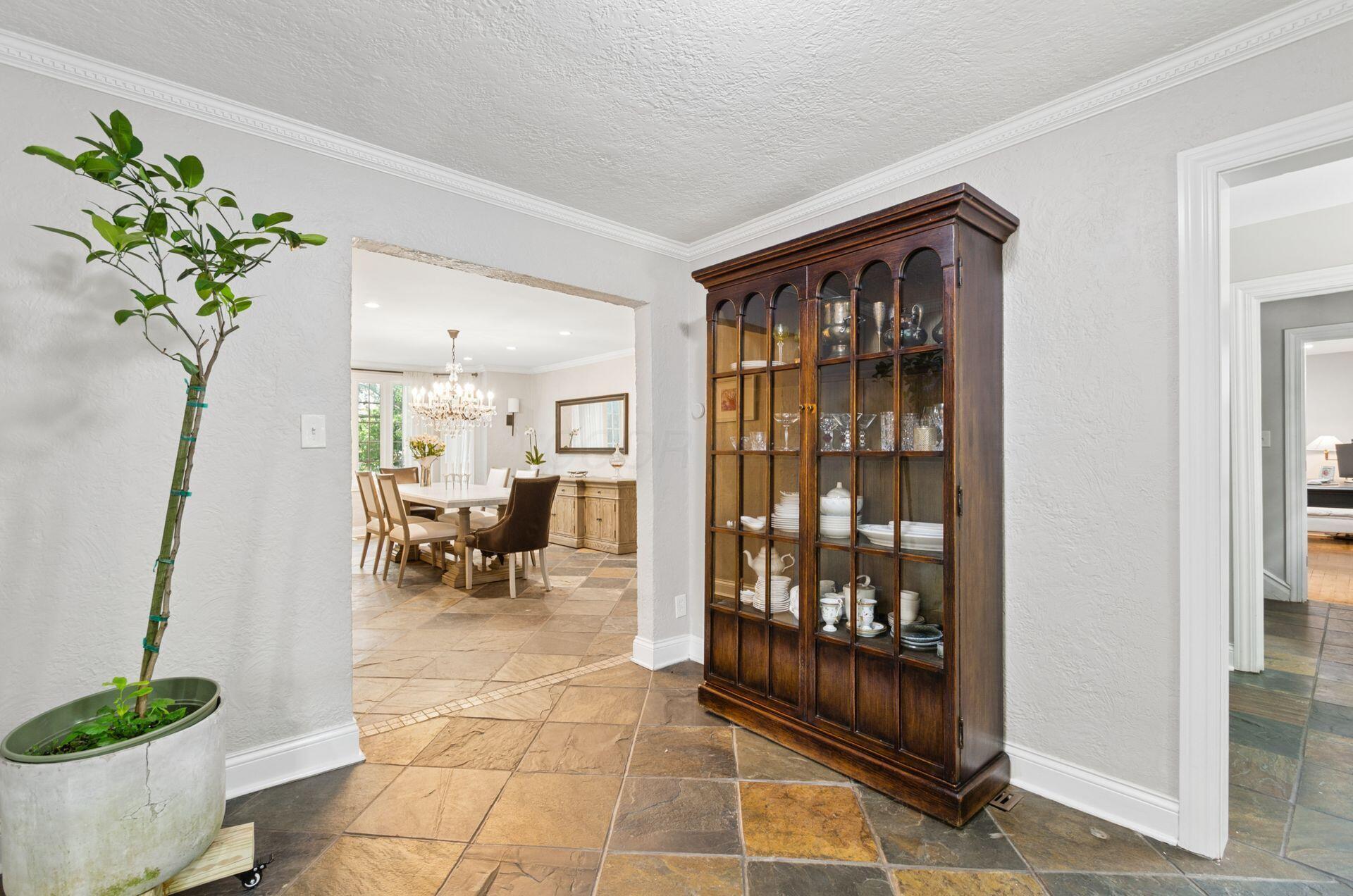 392 Rhoads Avenue Property Photo 6