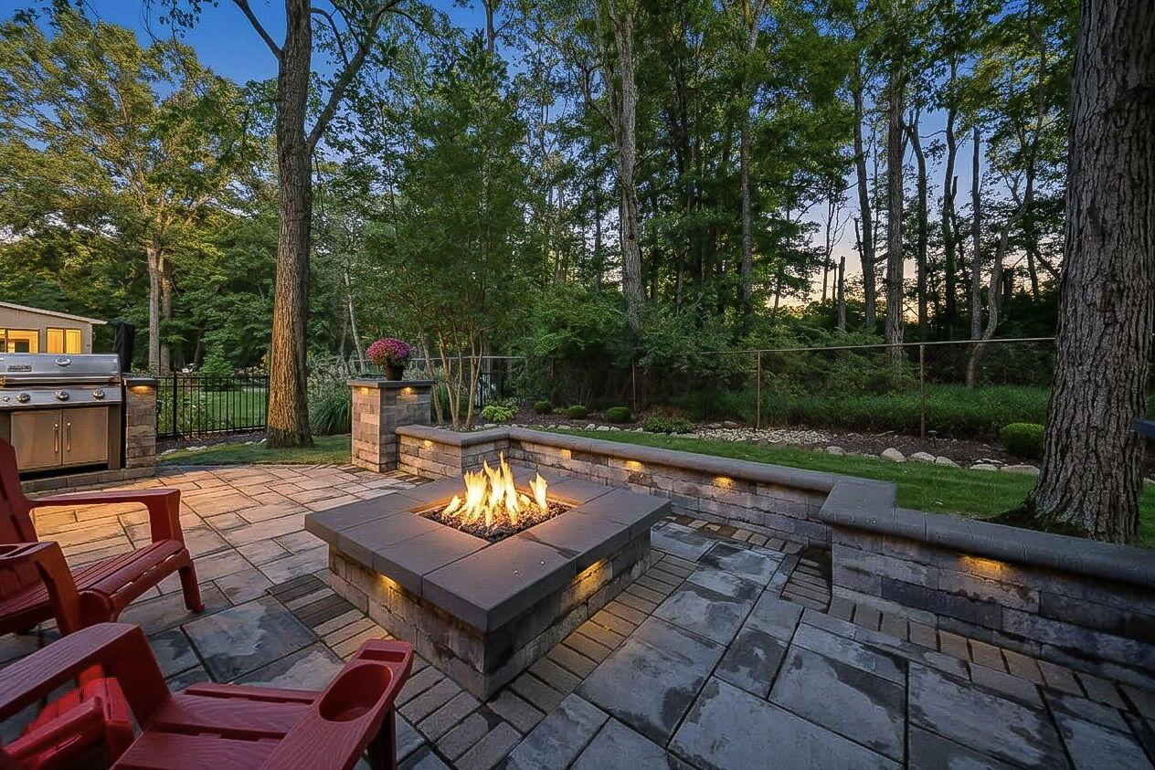 8117 Linden Leaf Circle Property Photo 3