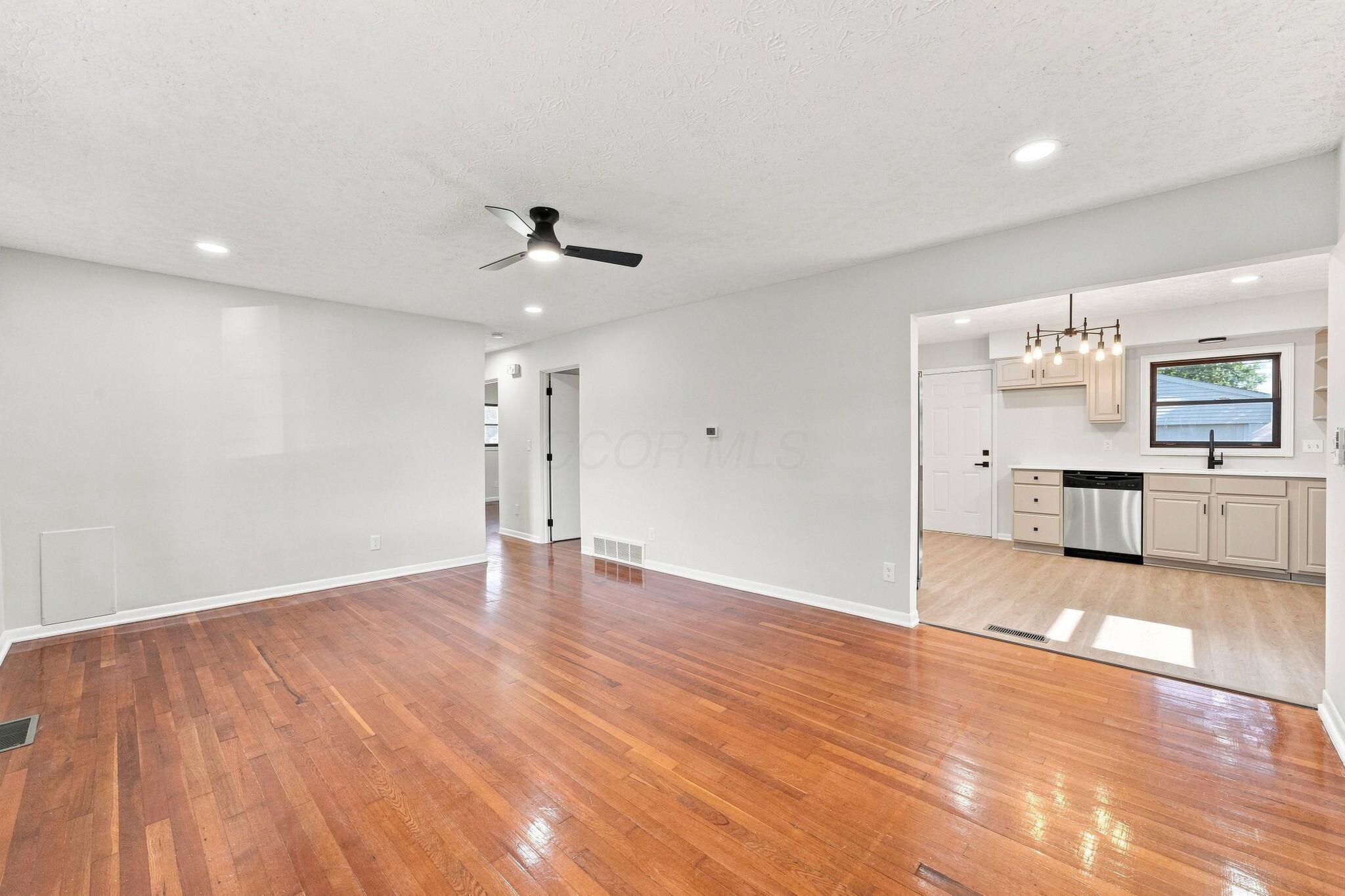 1554 Argus Road Property Photo 6