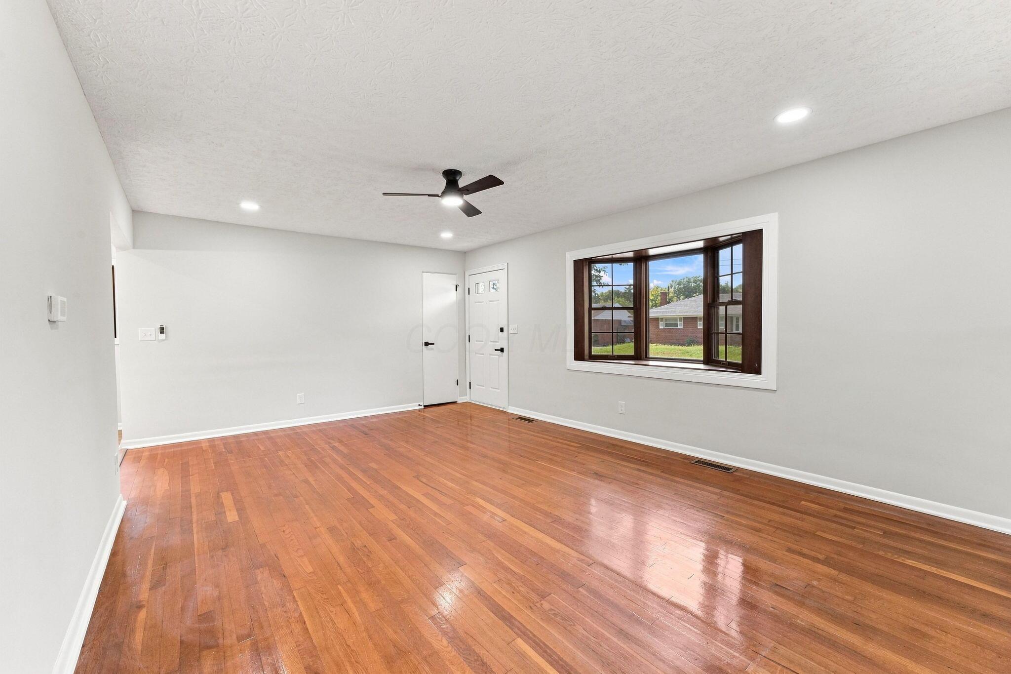 1554 Argus Road Property Photo 8