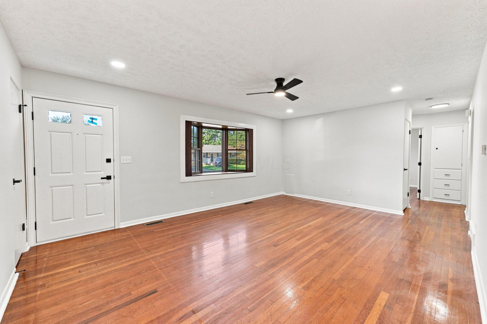 1554 Argus Road Property Photo 9
