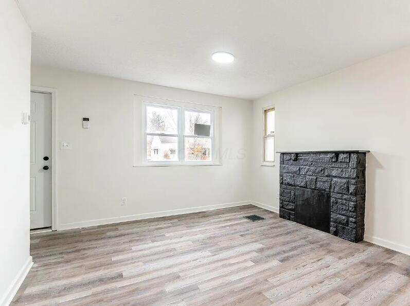 2243 Safford Avenue Property Photo 2