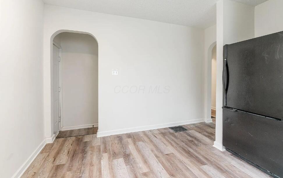 2243 Safford Avenue Property Photo 6