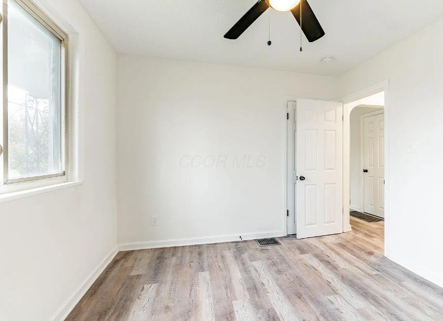 2243 Safford Avenue Property Photo 11