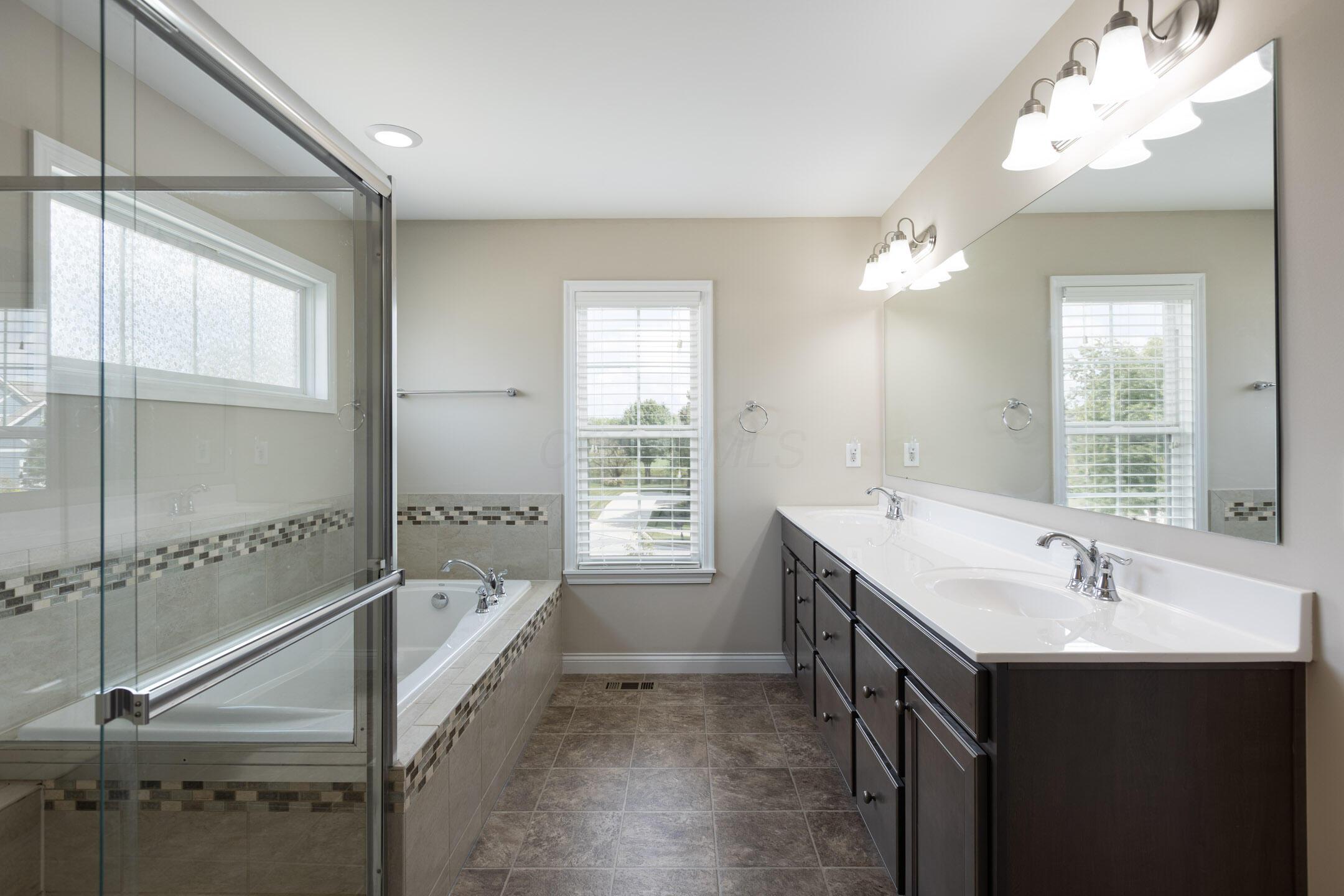 5829 Glendavon Court Property Photo 37