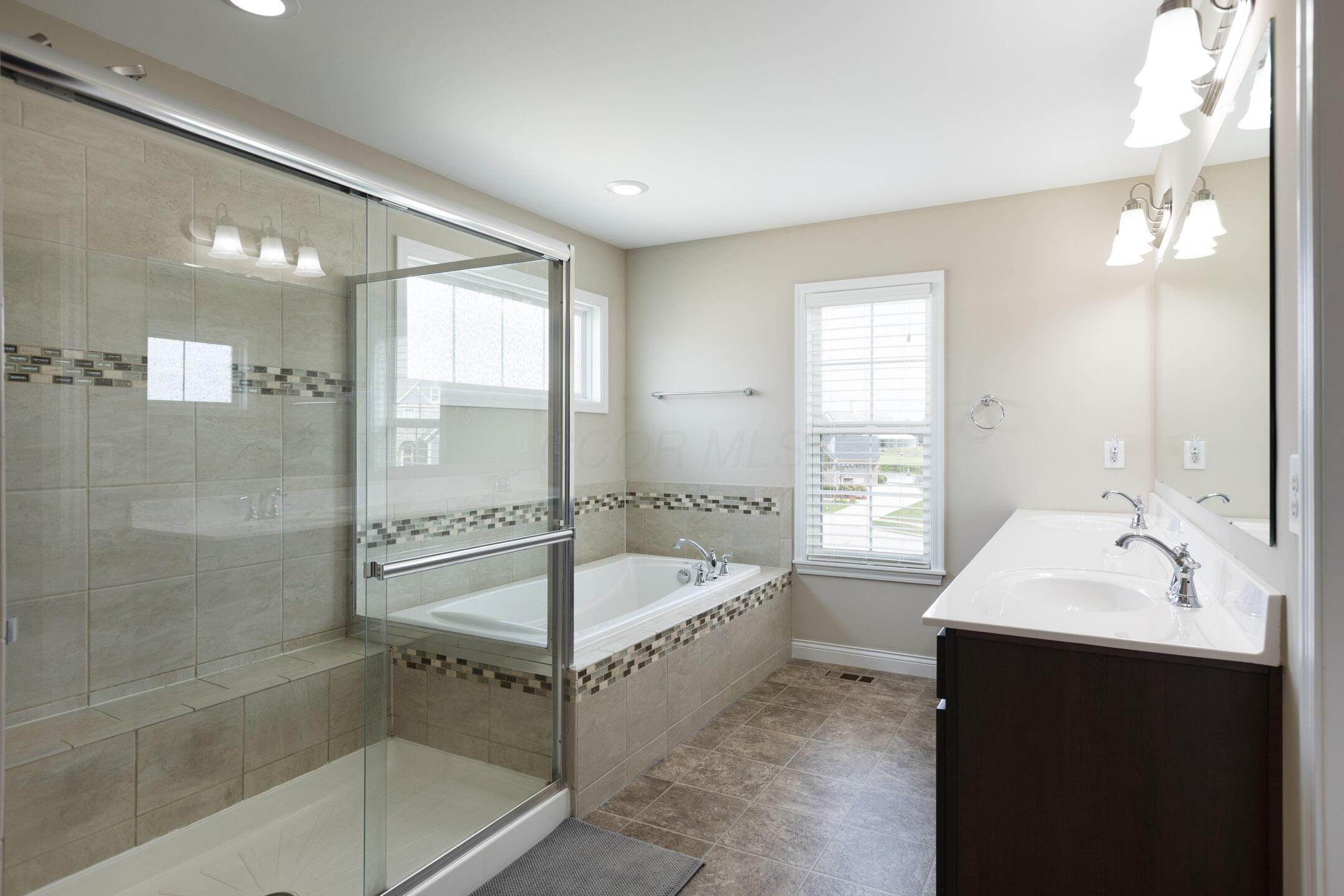 5829 Glendavon Court Property Photo 38