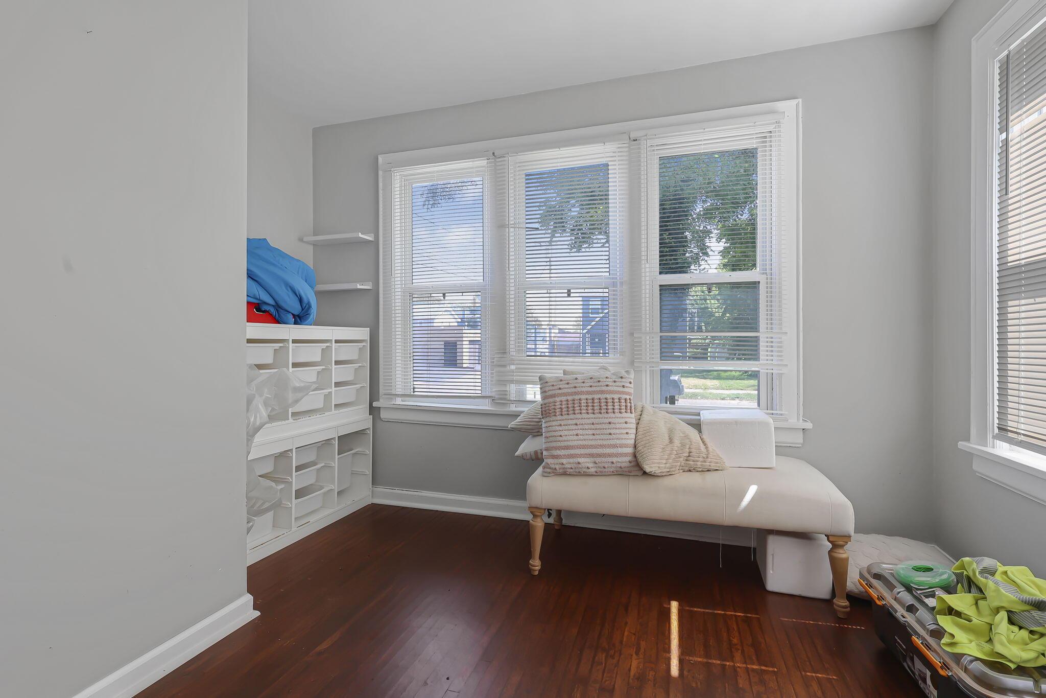 569 Binns Boulevard Property Photo 8
