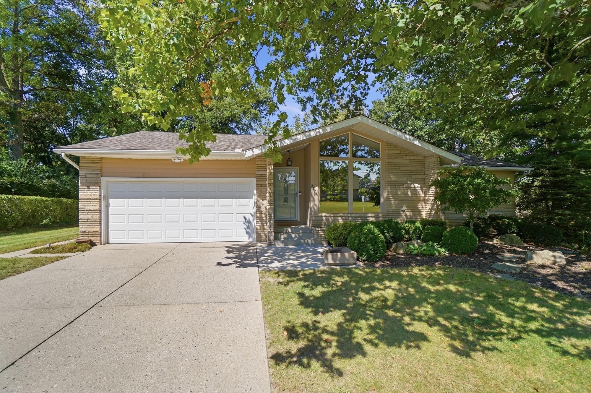 2224 Berry Hill Drive Property Photo 1