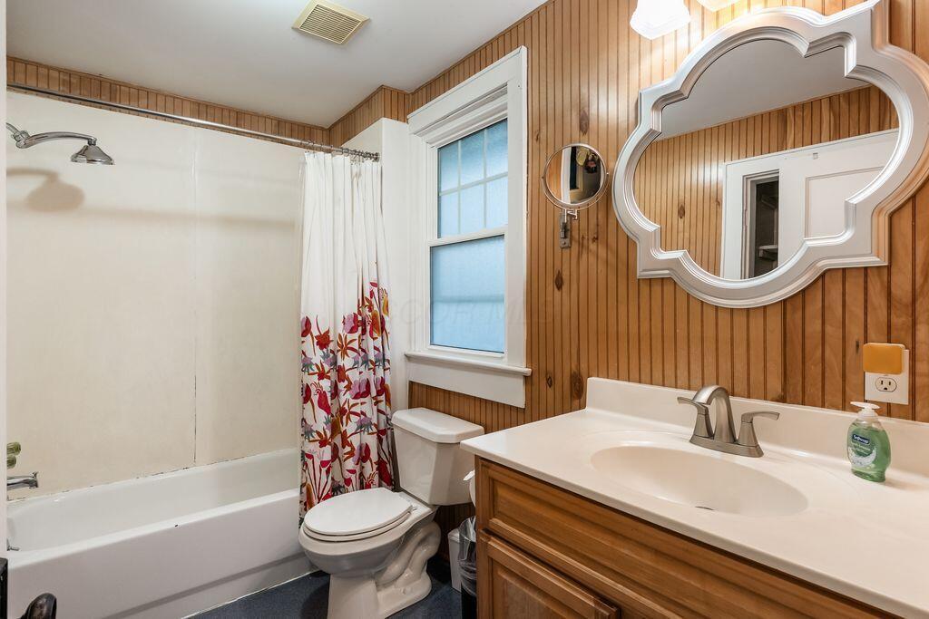 570 E Weber Road Property Photo 23