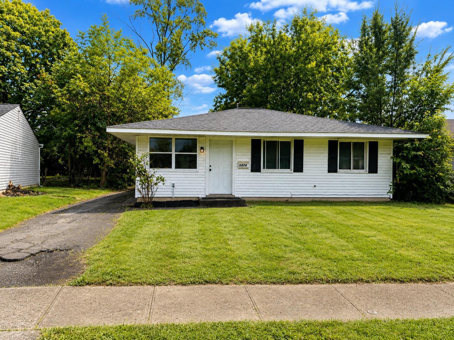 2576 Nona Road Property Photo 1