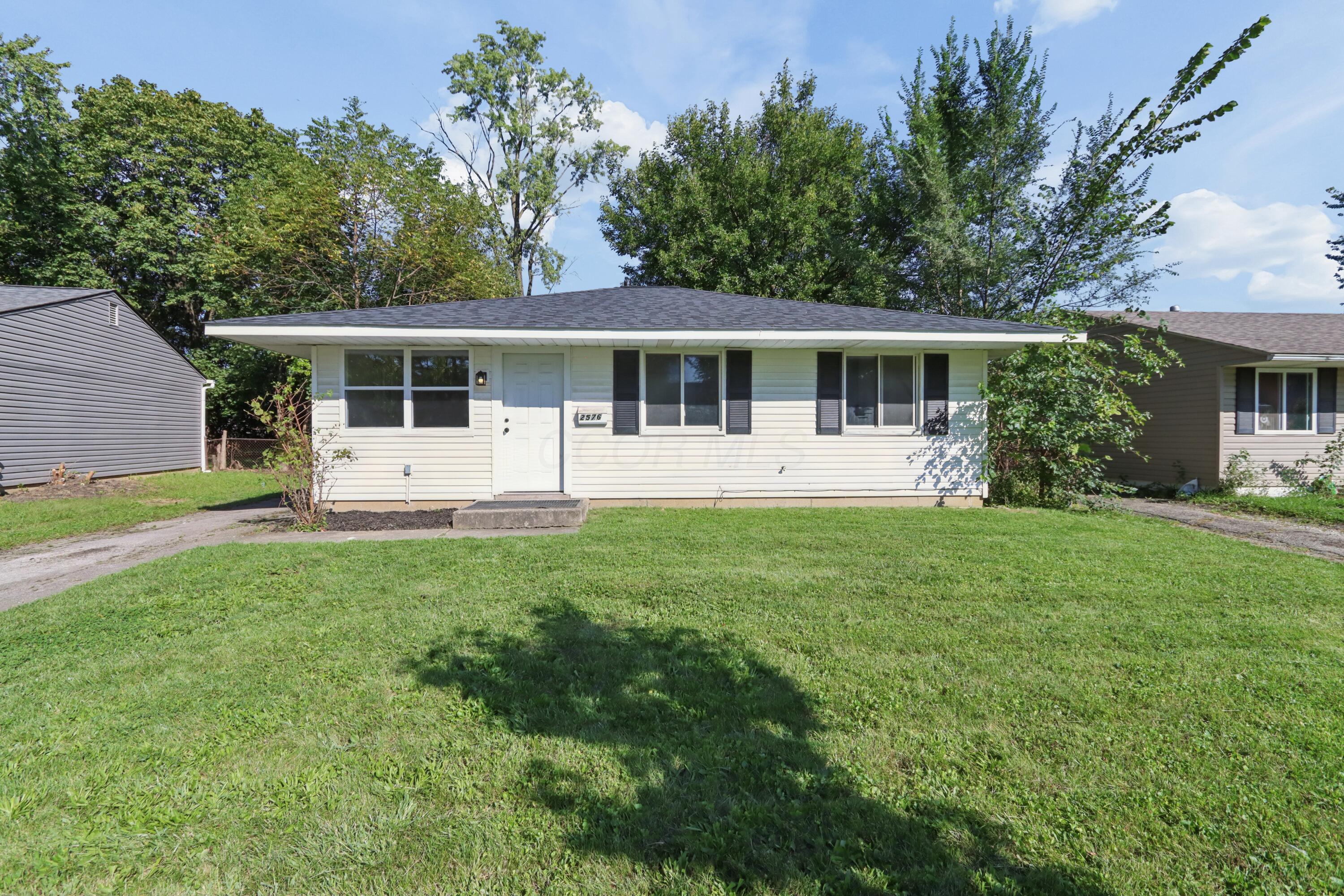 2576 Nona Road Property Photo 2