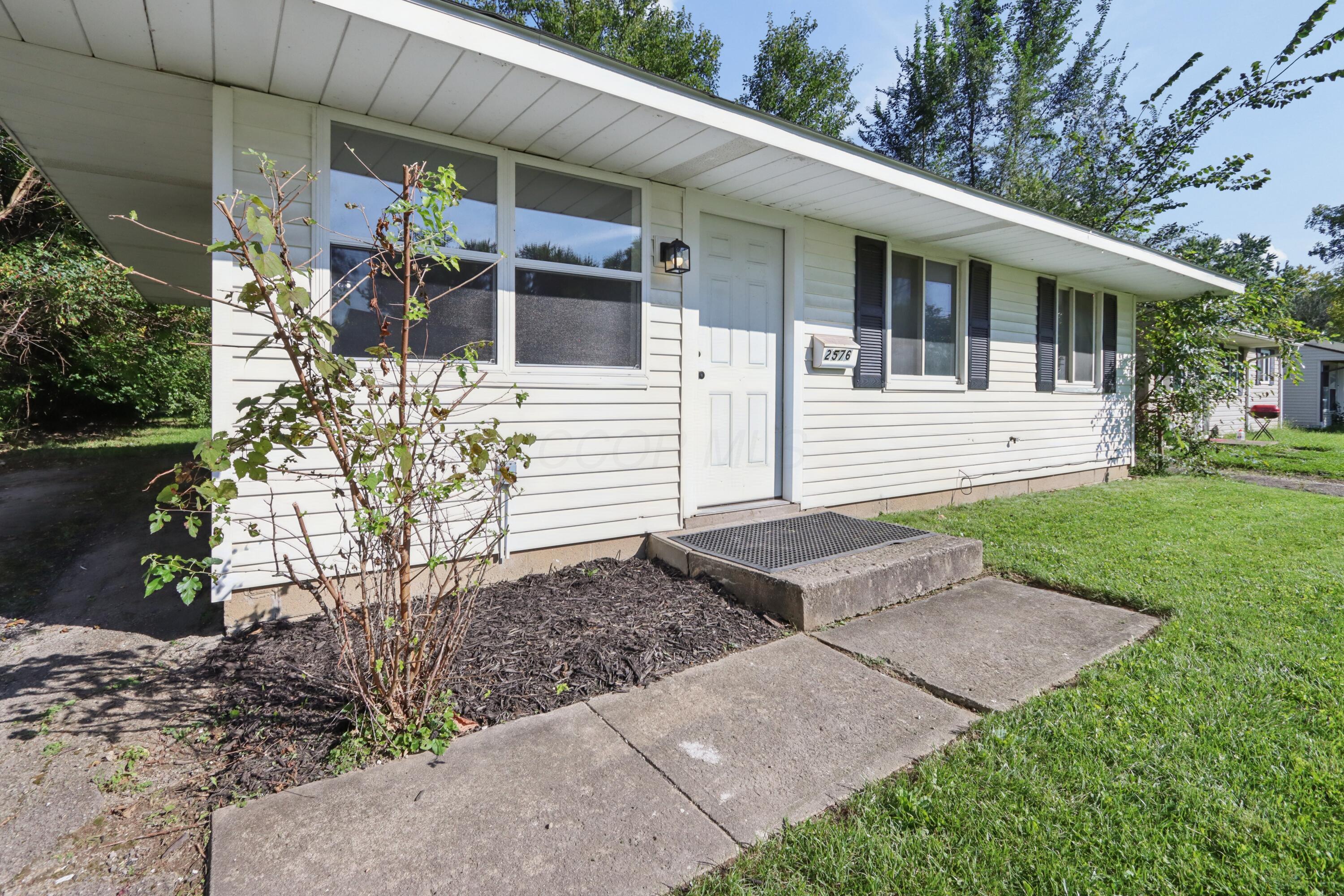 2576 Nona Road Property Photo 4