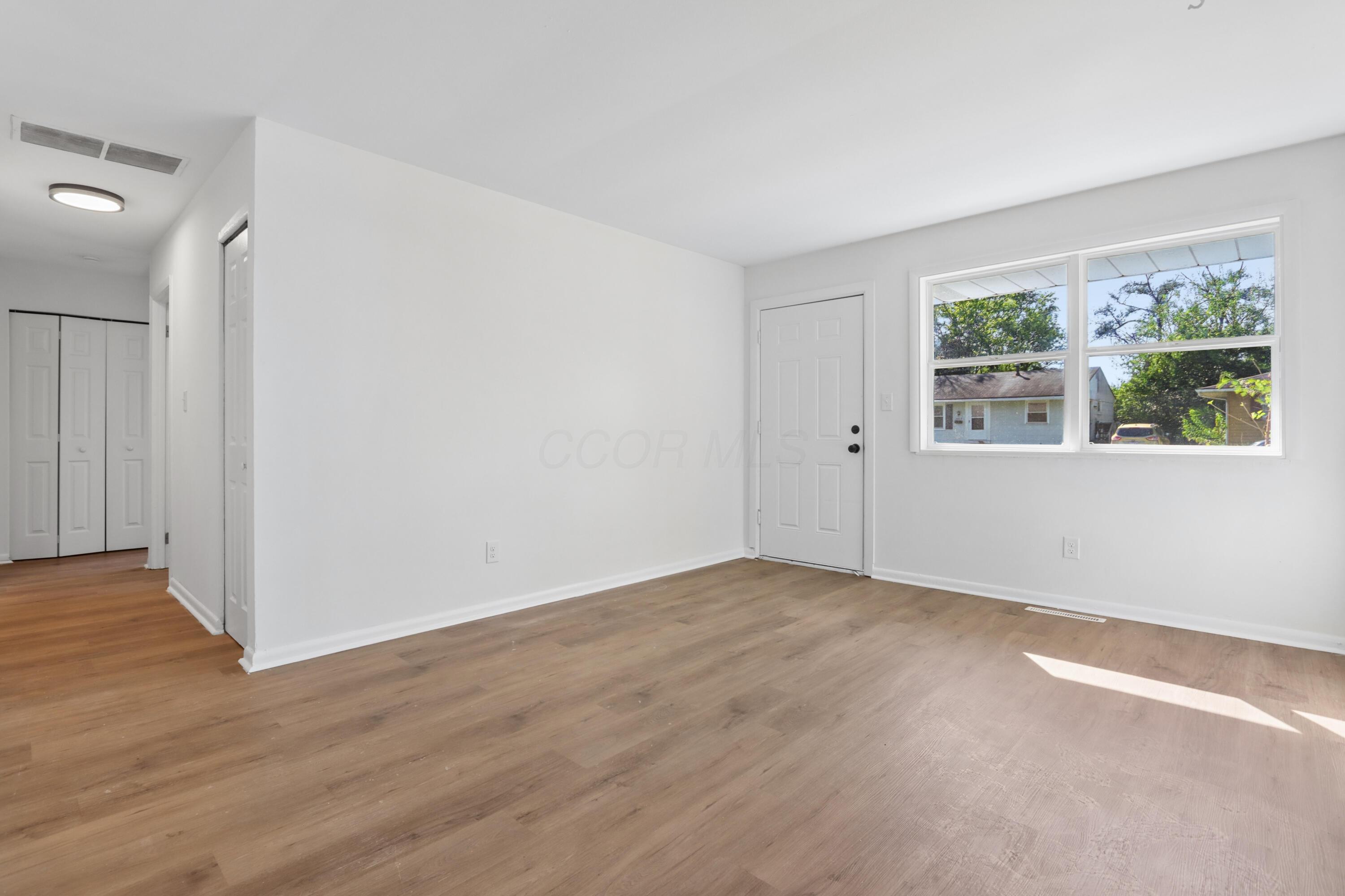 2576 Nona Road Property Photo 9