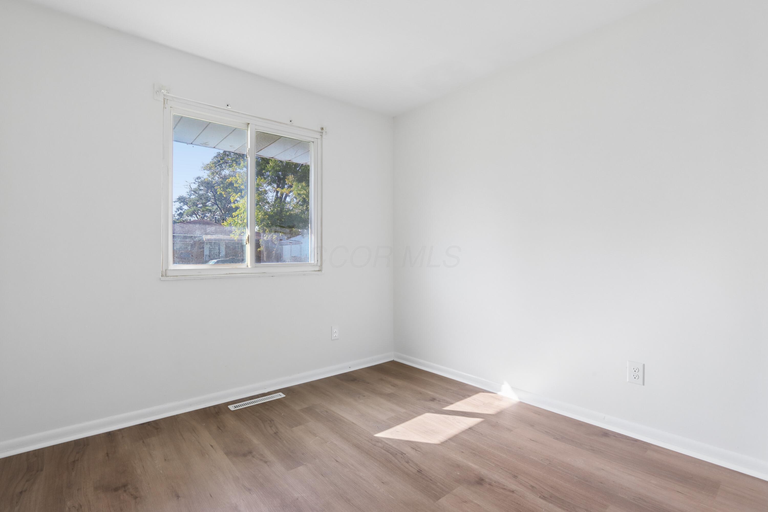 2576 Nona Road Property Photo 11