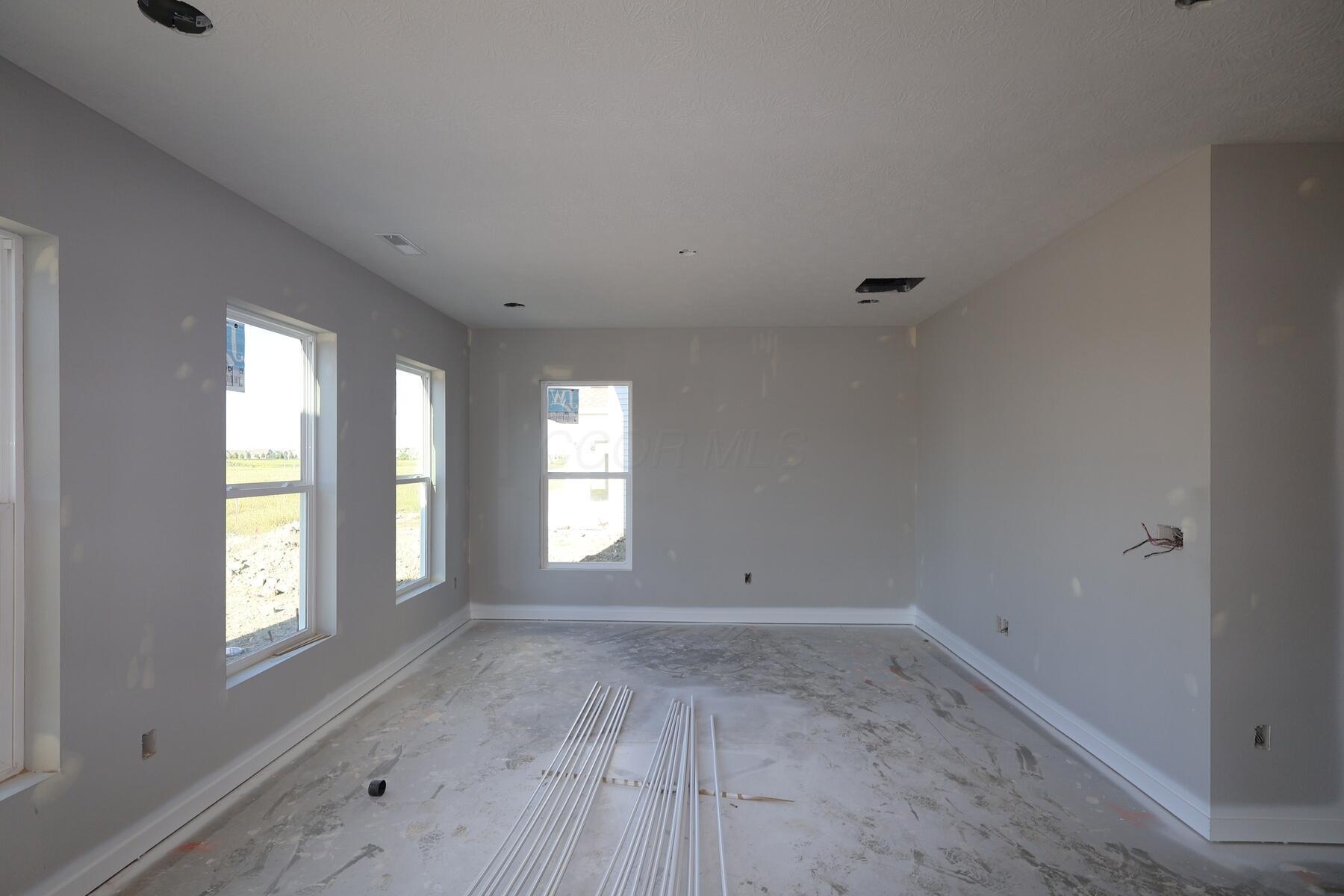 5908 Creekview Drive Property Photo 3