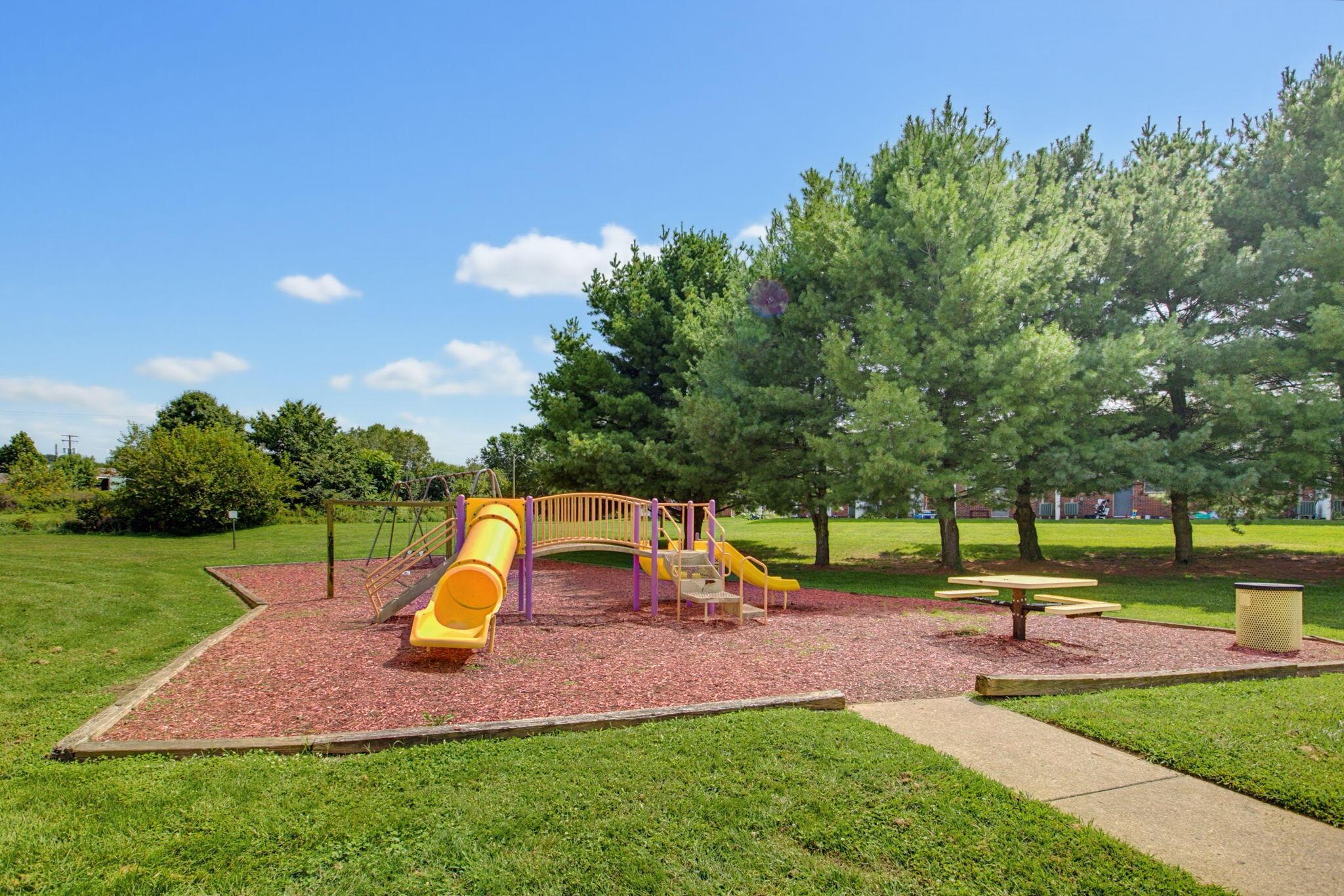 600 Plainfield Road Property Photo 14