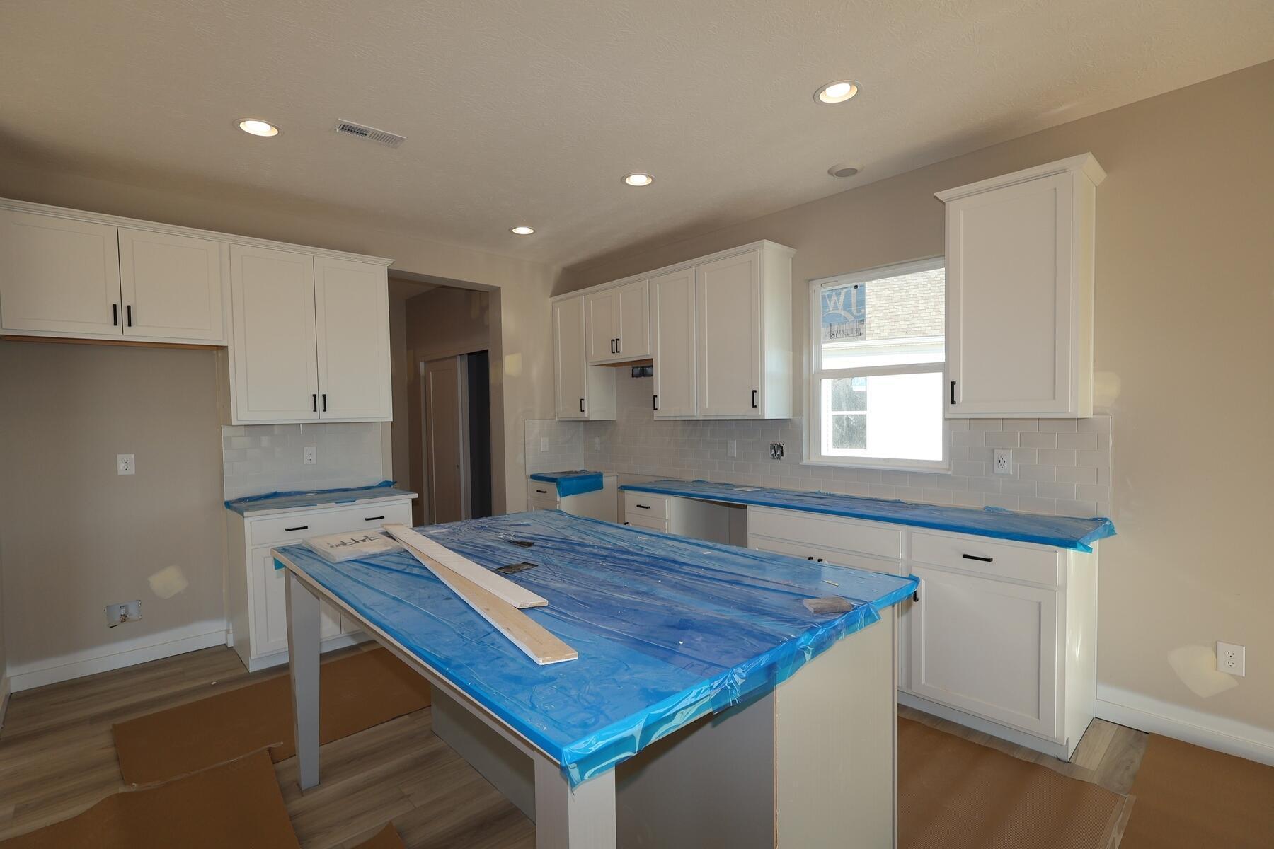 5888 Creekview Drive Property Photo 4