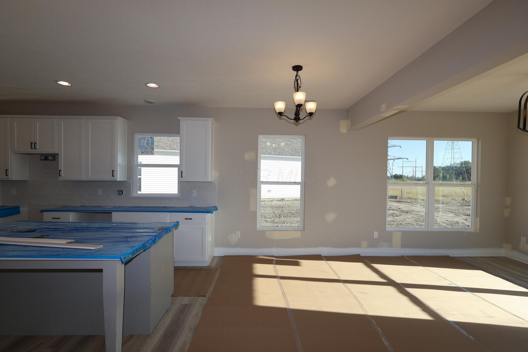 5888 Creekview Drive Property Photo 6